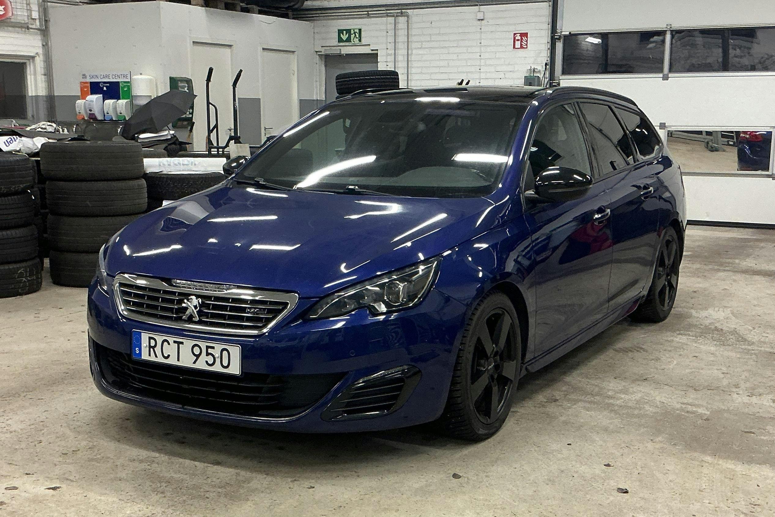 Presentation photo 1 of 15: Peugeot 308 SW BlueHDi (180hk) - 133 970 km - Automatic - 2015