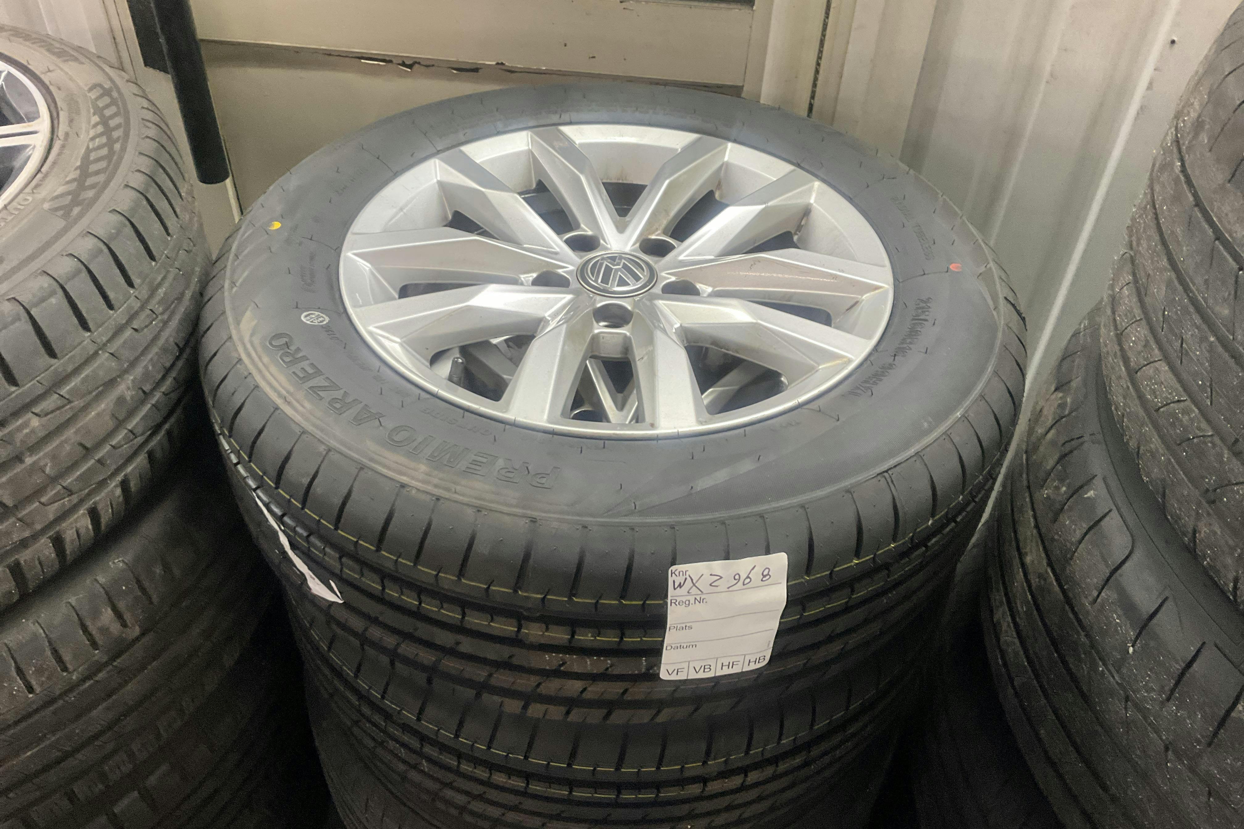 Presentationsfoto 13 av 13: VW Passat 1.4 TSI Sportscombi (150hk) - 15 140 mil - Manuell - vit - 2018