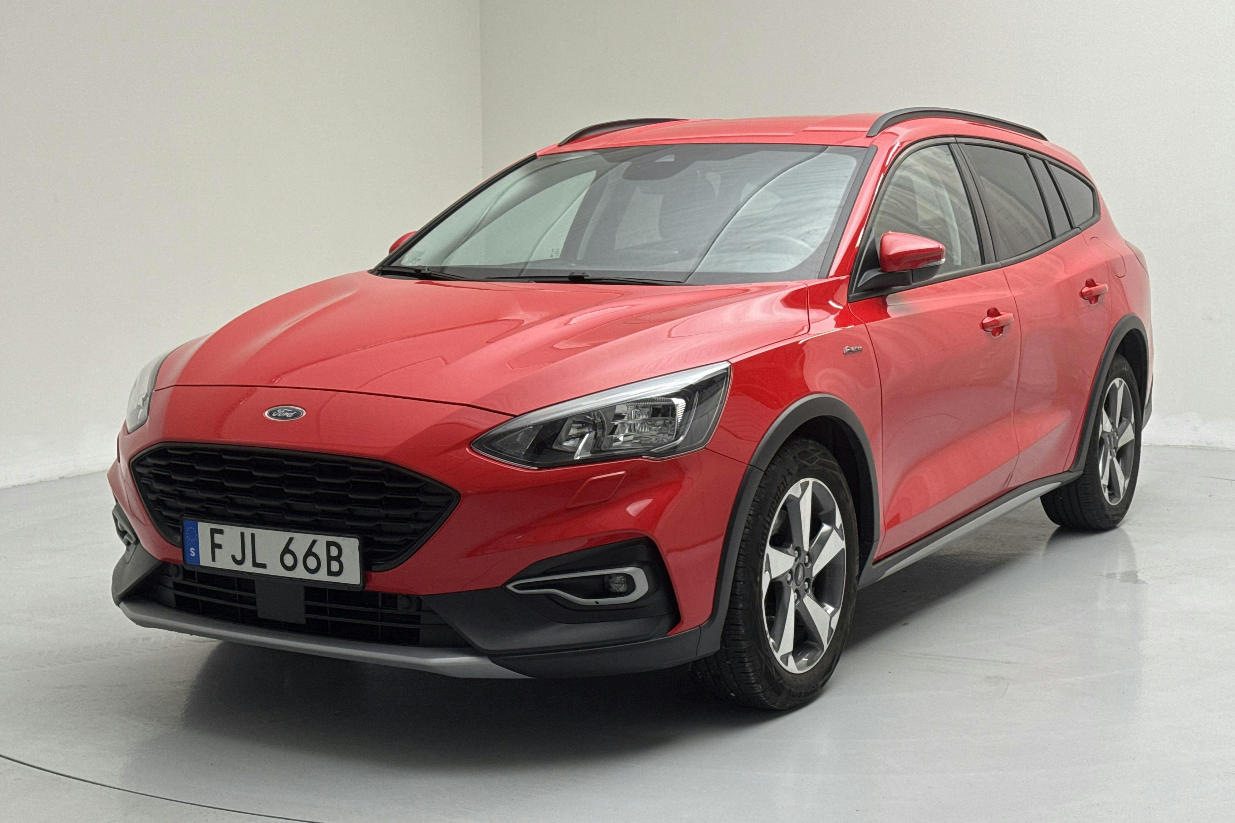 Zdjęcie prezentacyjne 1 z 13: Ford Focus Active 1.0 EcoBoost Kombi (125hk) - 25 820 km - Automatyczna - czerwony - 2021