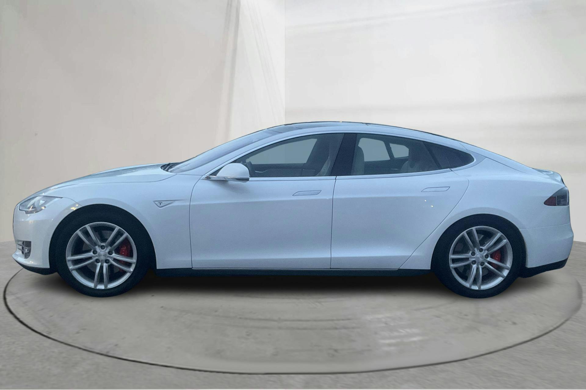 Presentation photo 2 of 19: Tesla Model S P85D - 144 140 km - Automatic - white - 2015