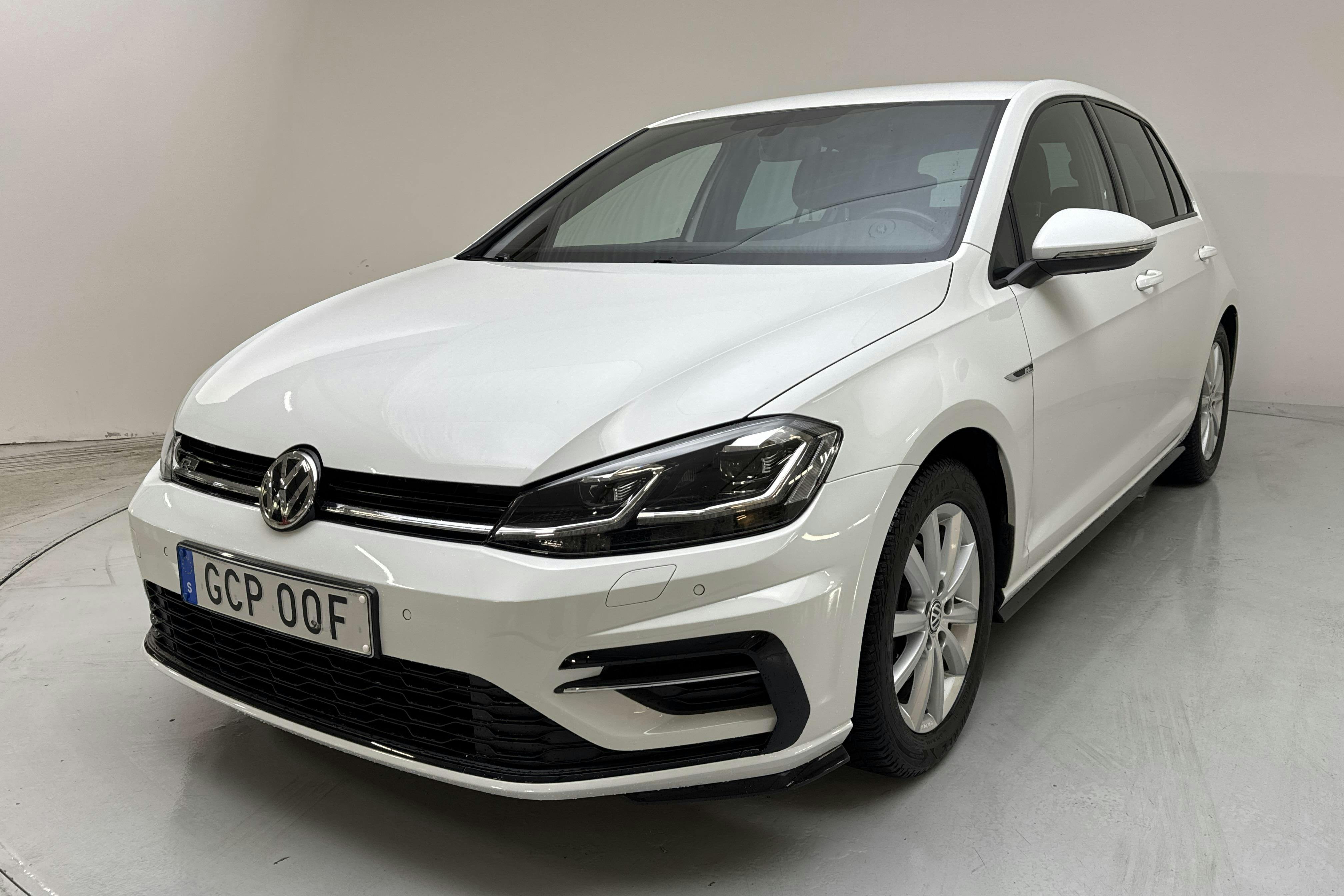 Presentationsfoto 1 av 24: VW Golf VII 1.5 TSI 5dr (150hk) - 8 217 mil - Automat - vit - 2019
