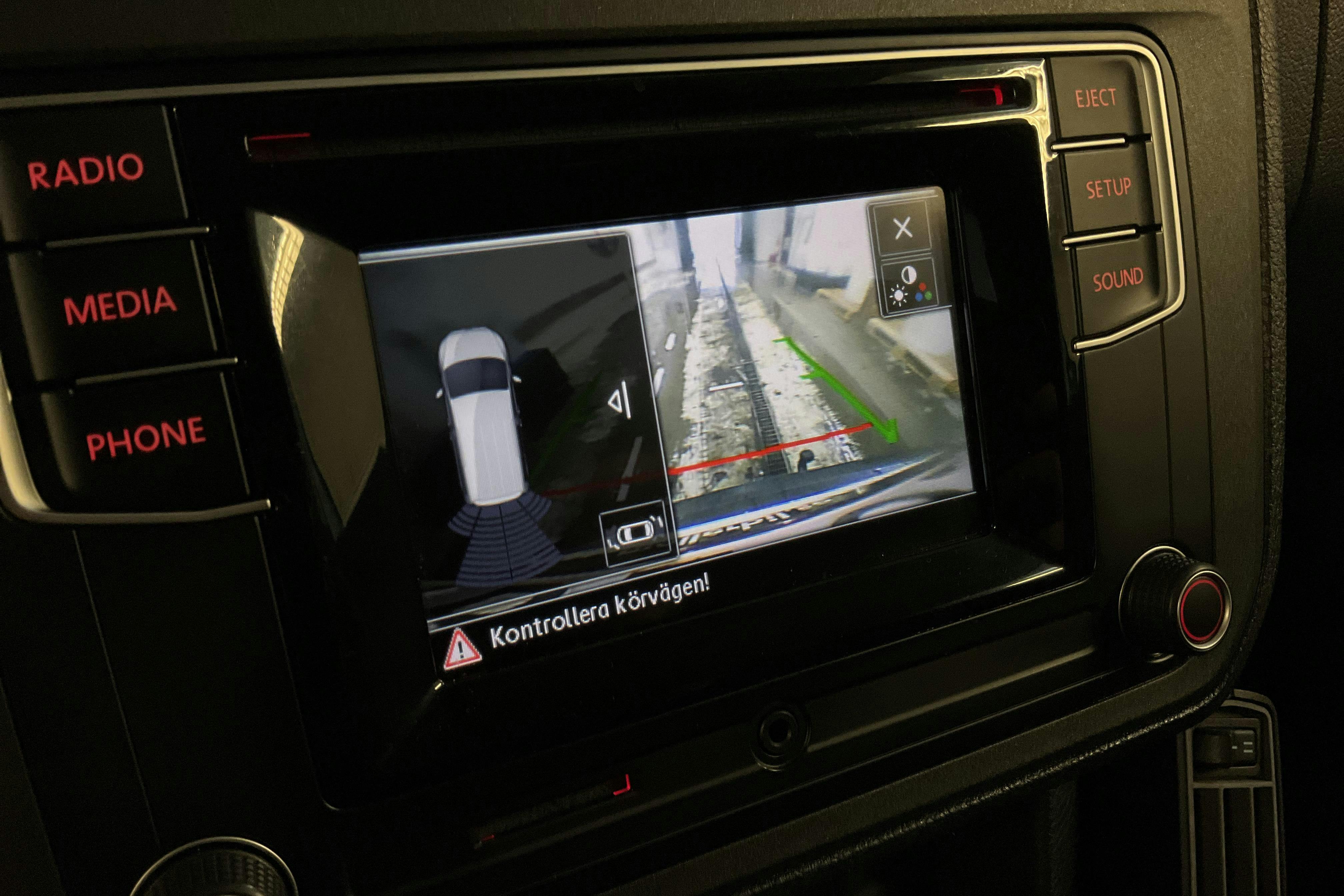 Presentationsfoto 10 av 10: VW Caddy 2.0 TDI Skåp 4MOTION (150hk) - 7 946 mil - Automat - vit - 2016