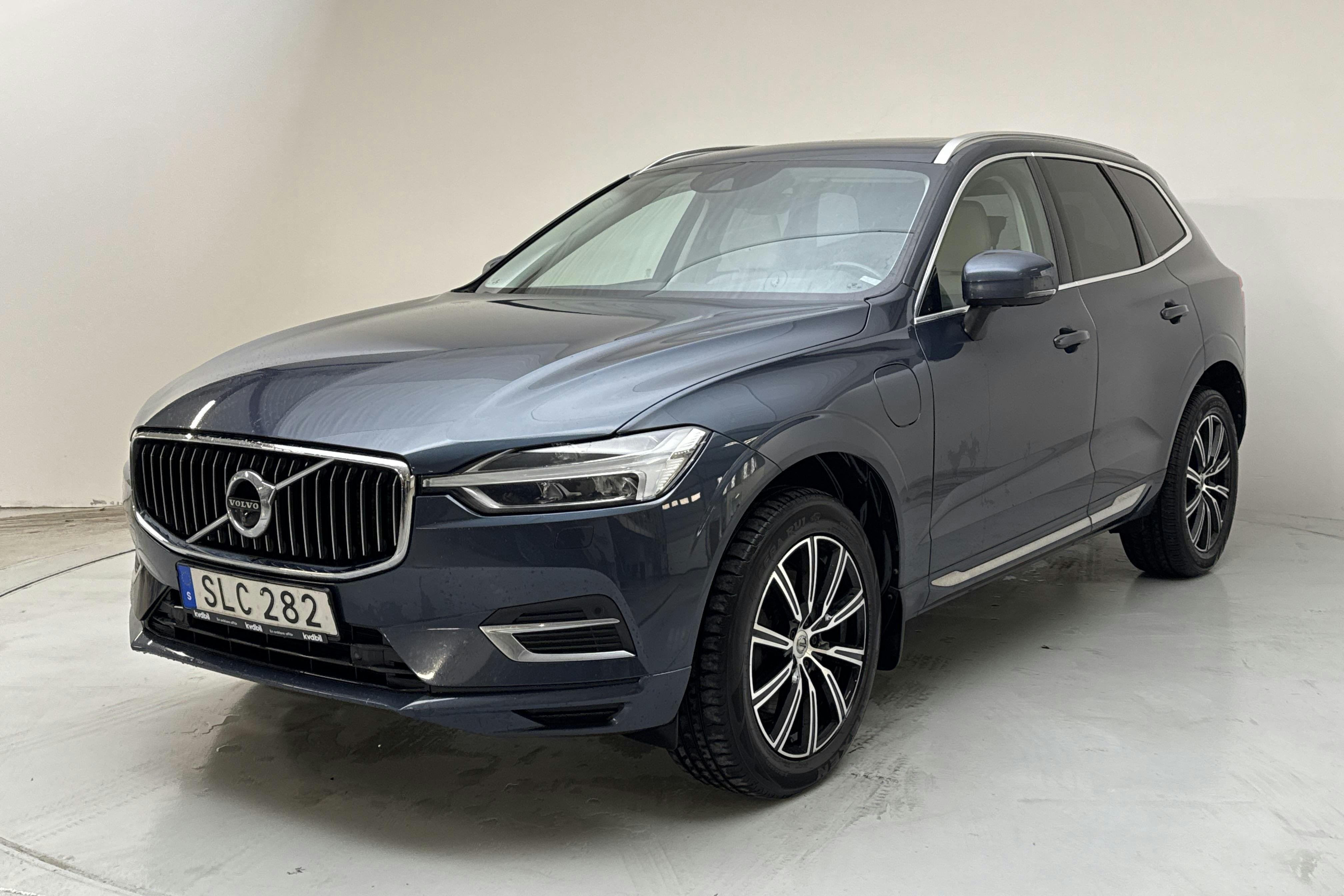 Presentationsfoto 1 av 21: Volvo XC60 T8 AWD Recharge (390hk) - 19 494 mil - Automat - Dark Blue - 2019