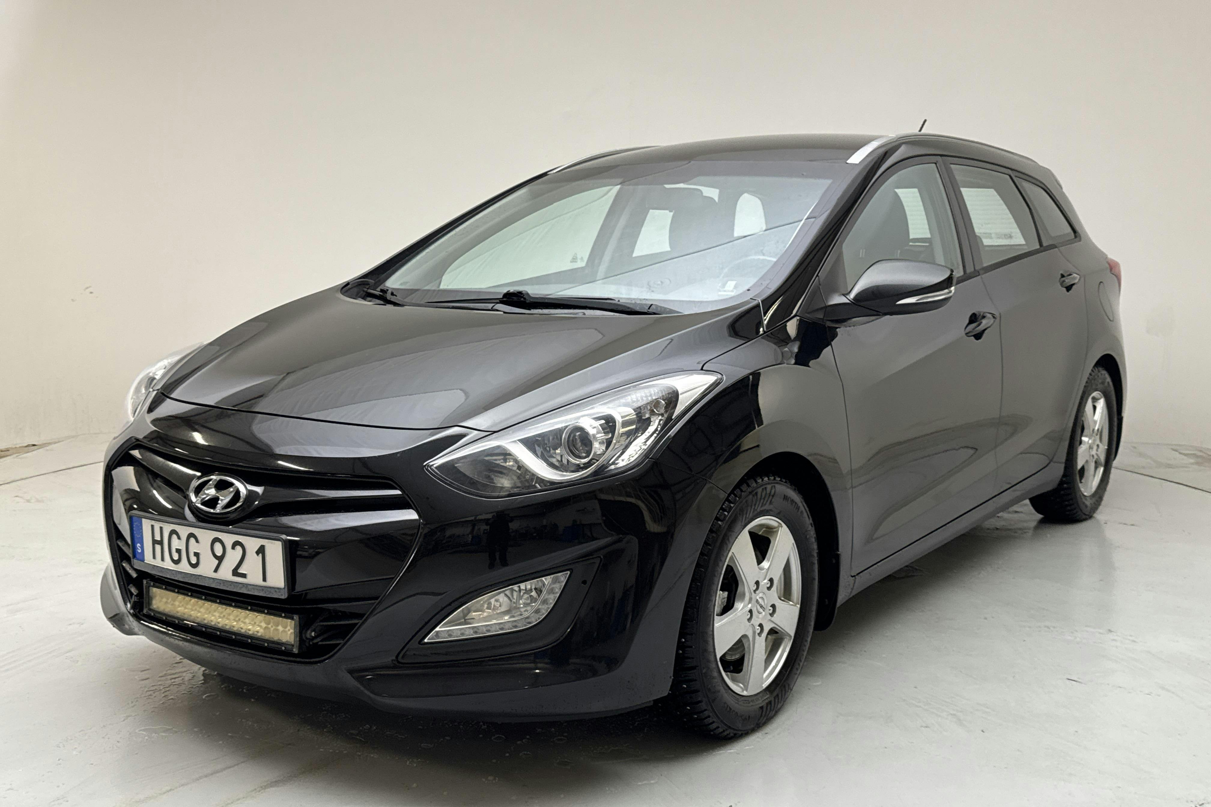 Esittelykuva 1 osoitteesta 11: Hyundai i30 1.6 CRDi Kombi (110hk) - 184 630 km - Manuaalinen - musta - 2013