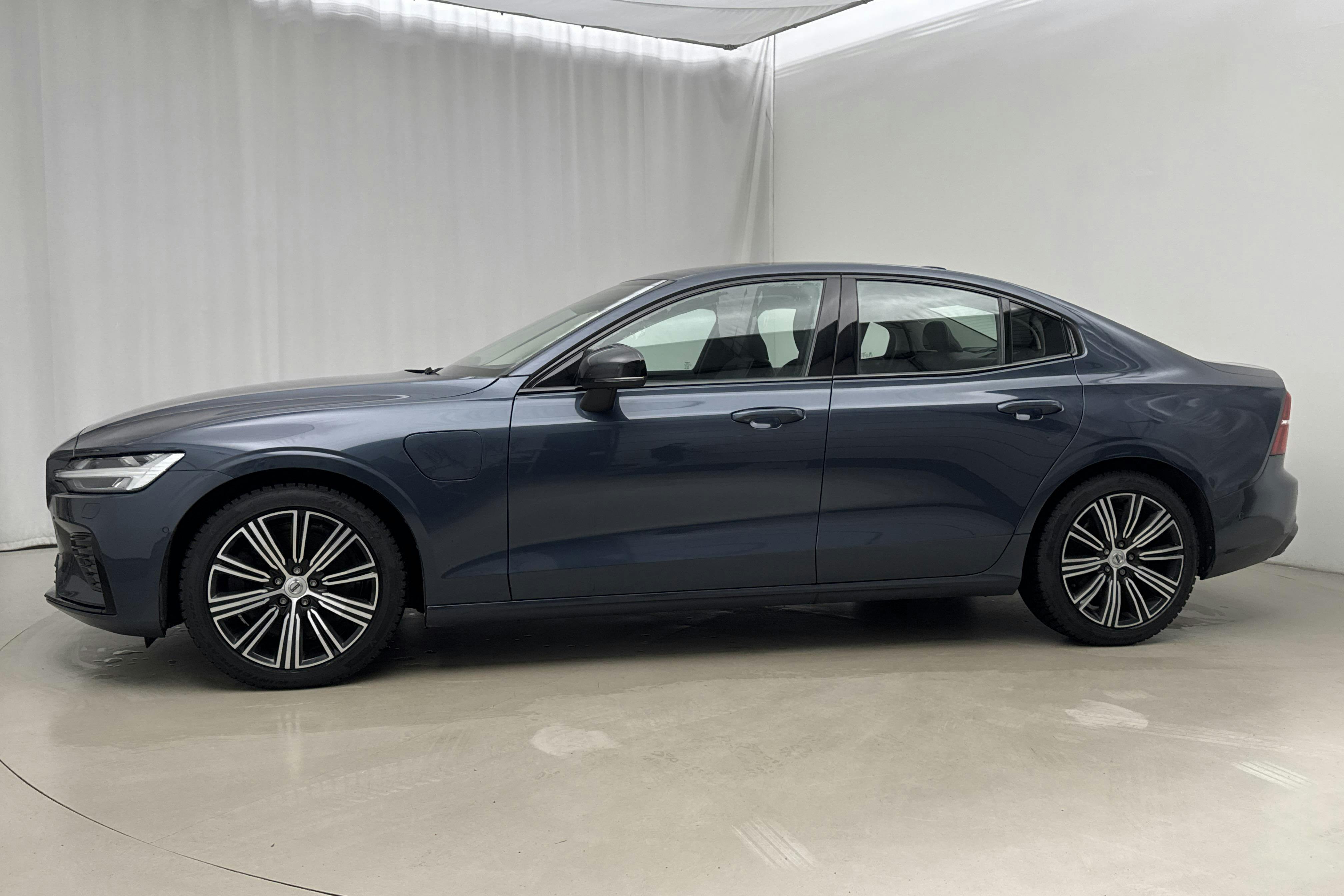 Presentation photo 2 of 24: Volvo S60 T8 AWD Recharge (455hk) - 144 180 km - Automatic - Dark Blue - 2023