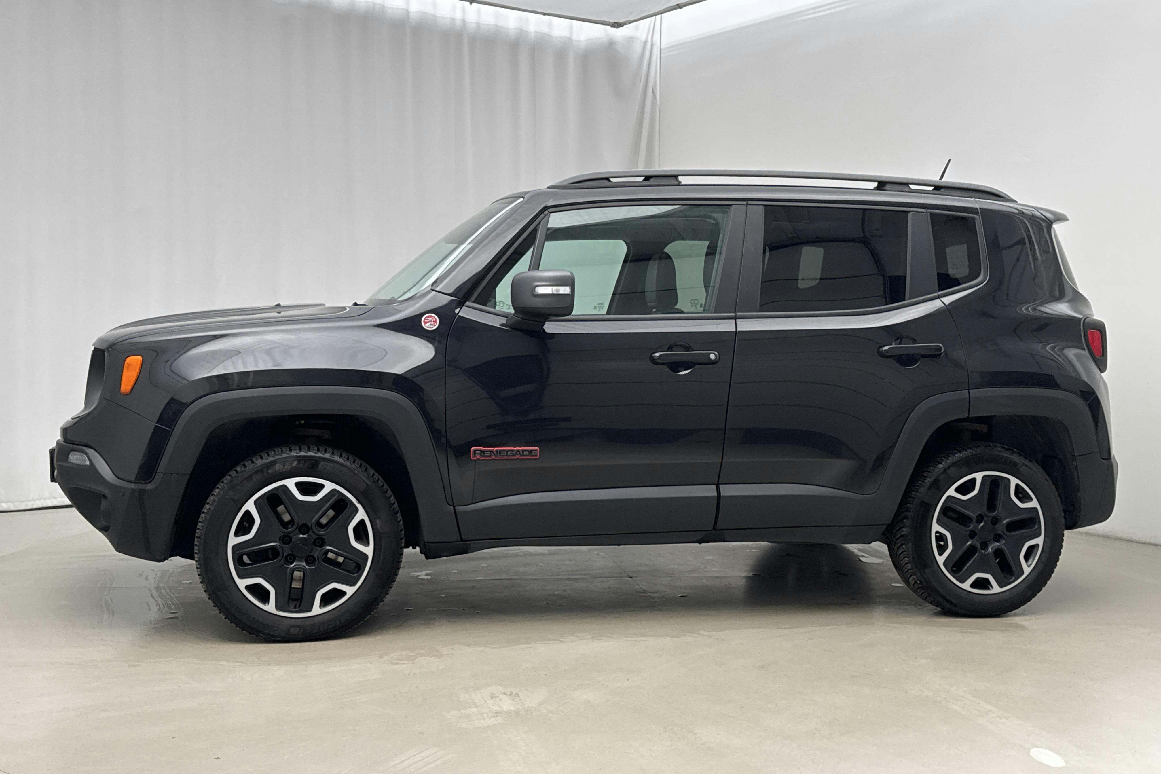 Presentation photo 2 of 23: Jeep Renegade 2.0 MultiJet 4WD (170hk) - 153 240 km - Automatic - black - 2015
