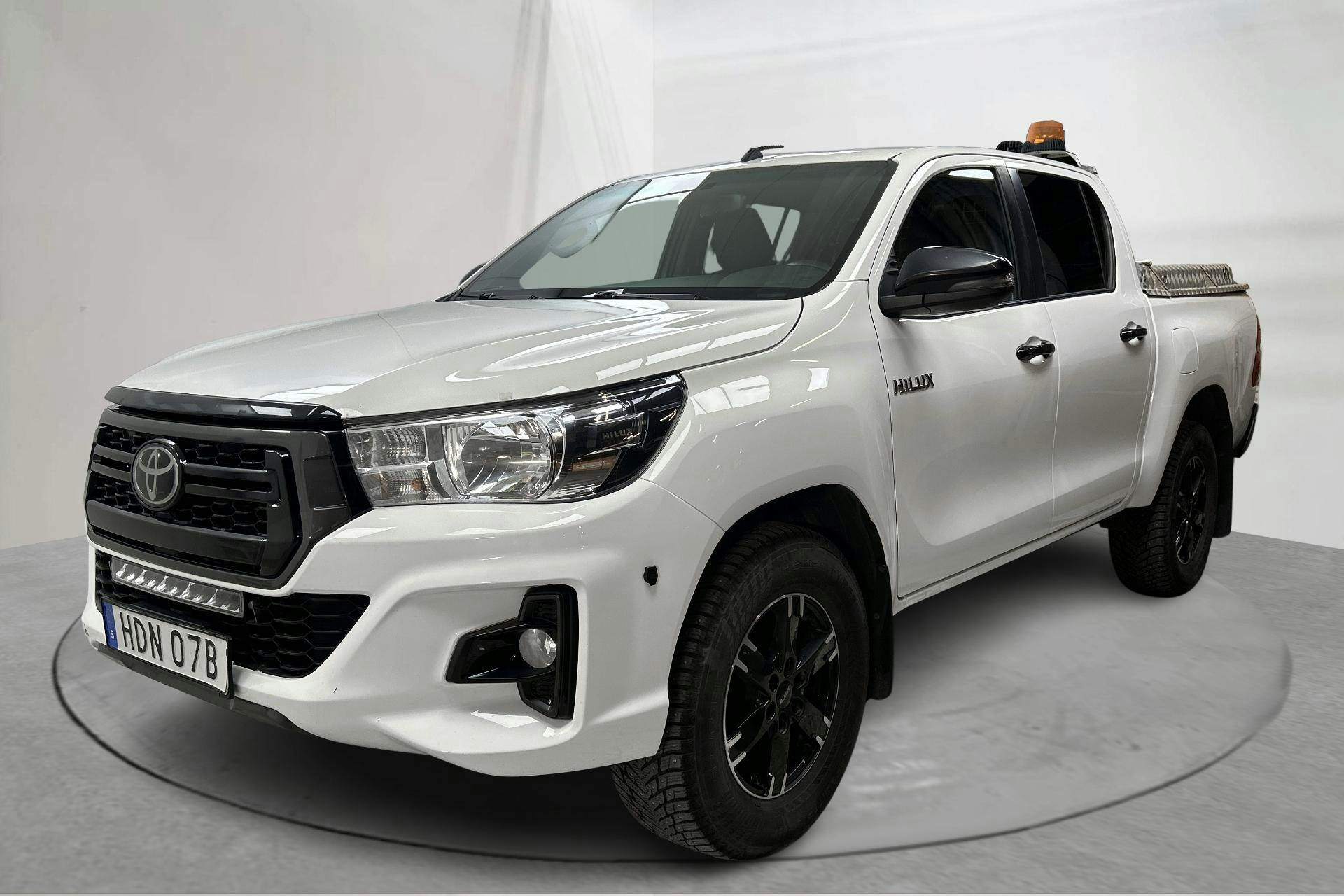Presentation photo 1 of 15: Toyota Hilux 2.4 D 4WD (150hk) - 176 480 km - Automatic - white - 2020
