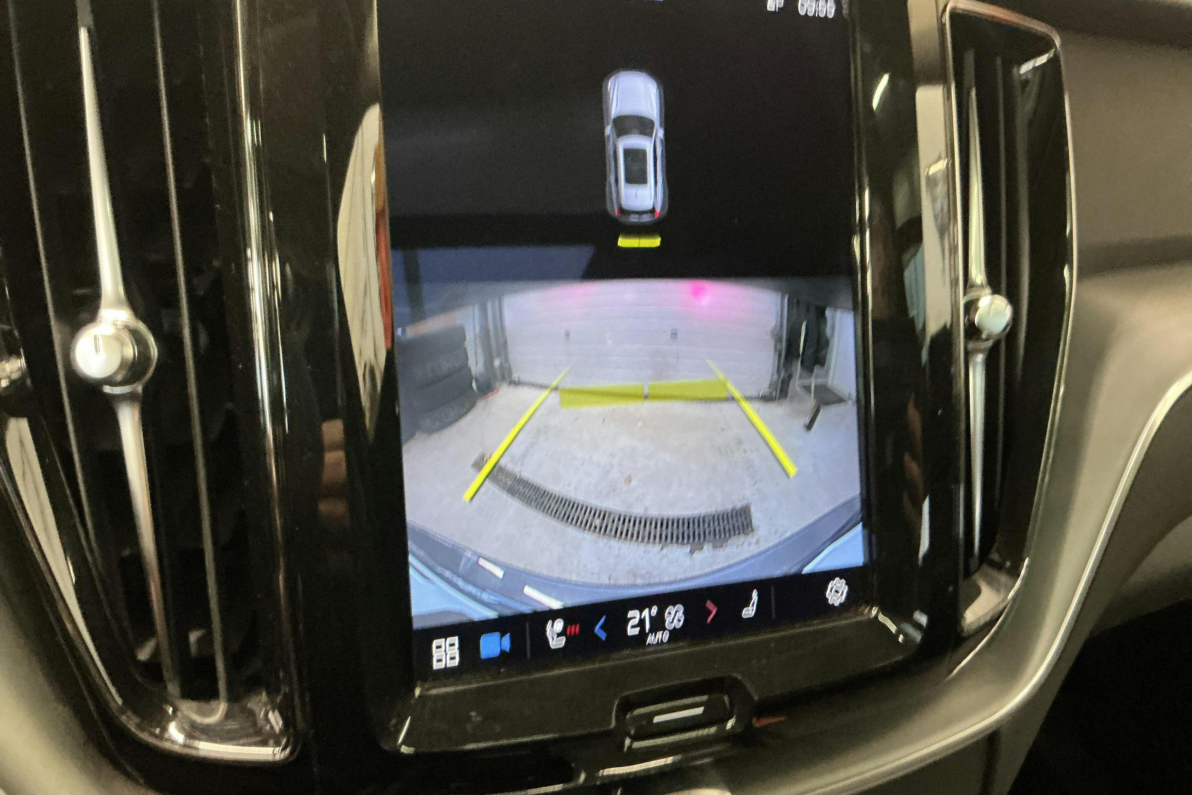 Presentation photo 20 of 20: Volvo XC60 T6 AWD Recharge (350hk) - 100 250 km - Automatic - gray - 2023