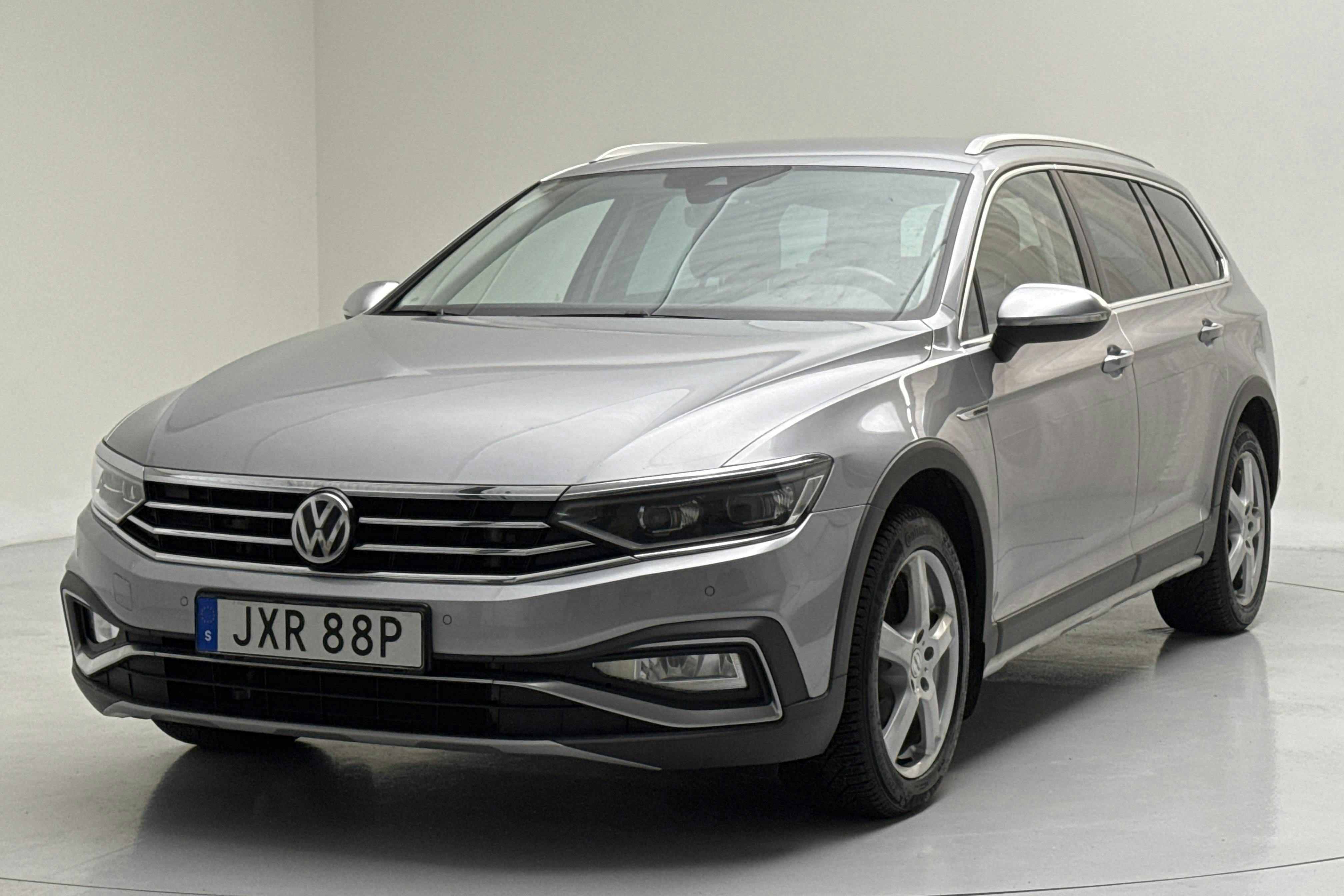 Presentation photo 1 of 16: VW Passat Alltrack 2.0 TDI 4MOTION (190hk) - 207 710 km - Automatic - silver - 2020