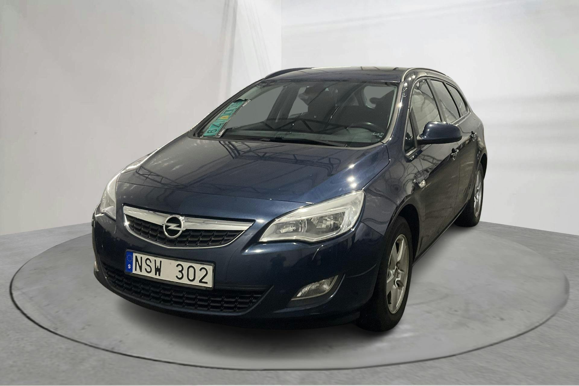 Presentationsfoto 1 av 13: Opel Astra 1.4 Turbo ECOTEC Sports Tourer (140hk) - 19 239 mil - Manuell - blå - 2011