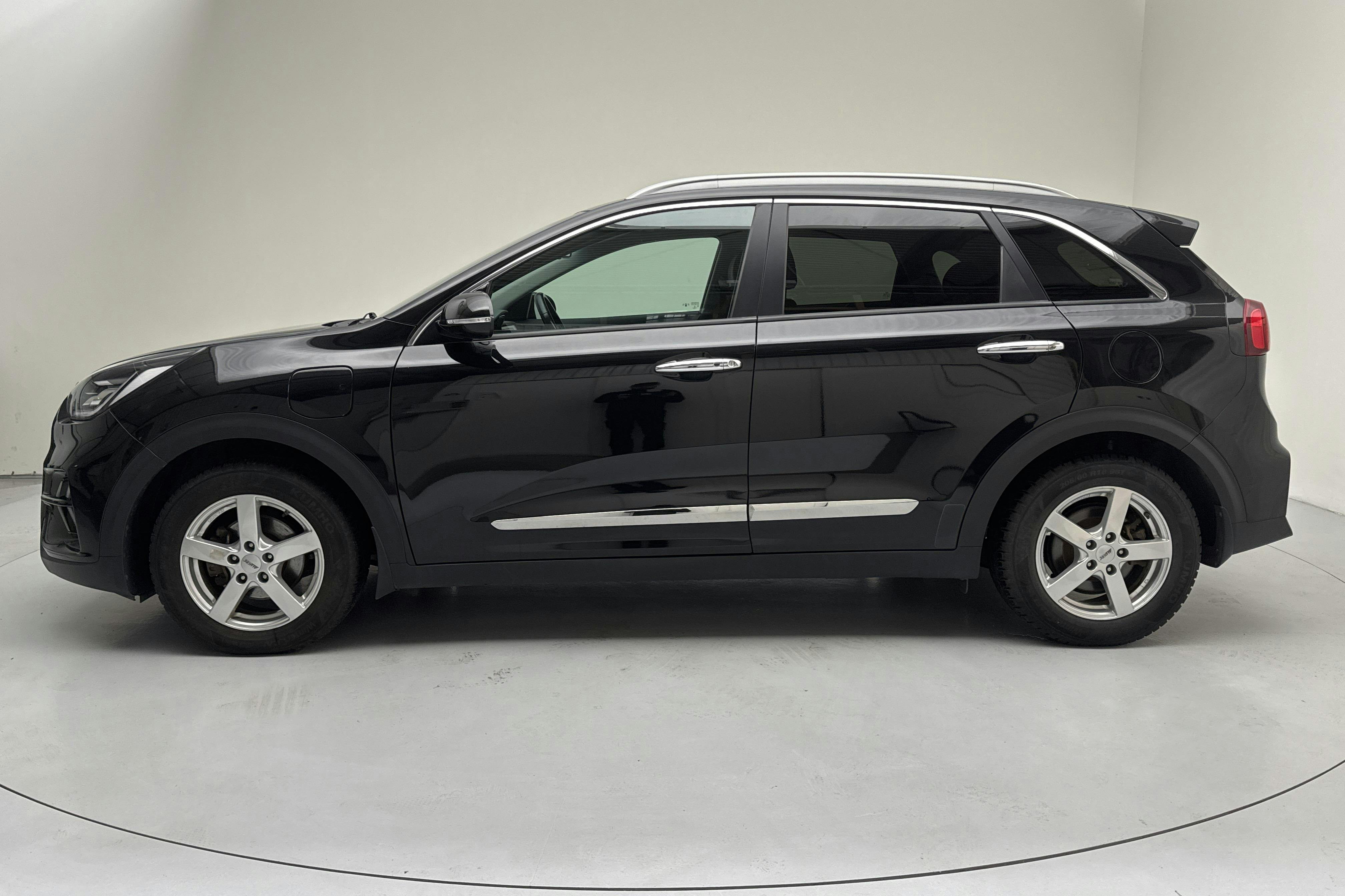 Esitlusfoto 2 aadressil 17: KIA Niro Plug-in Hybrid 1.6 (141hk) - 58 560 km - Automaatne - must - 2020