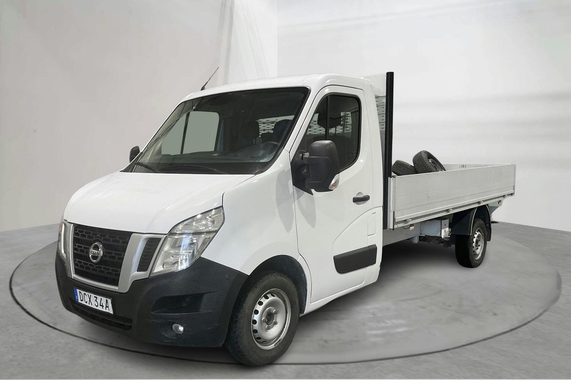 Presentationsfoto 1 av 11: Nissan NV400 2.3 dCi Pick-up (145hk) - 7 948 mil - Manuell - vit - 2019