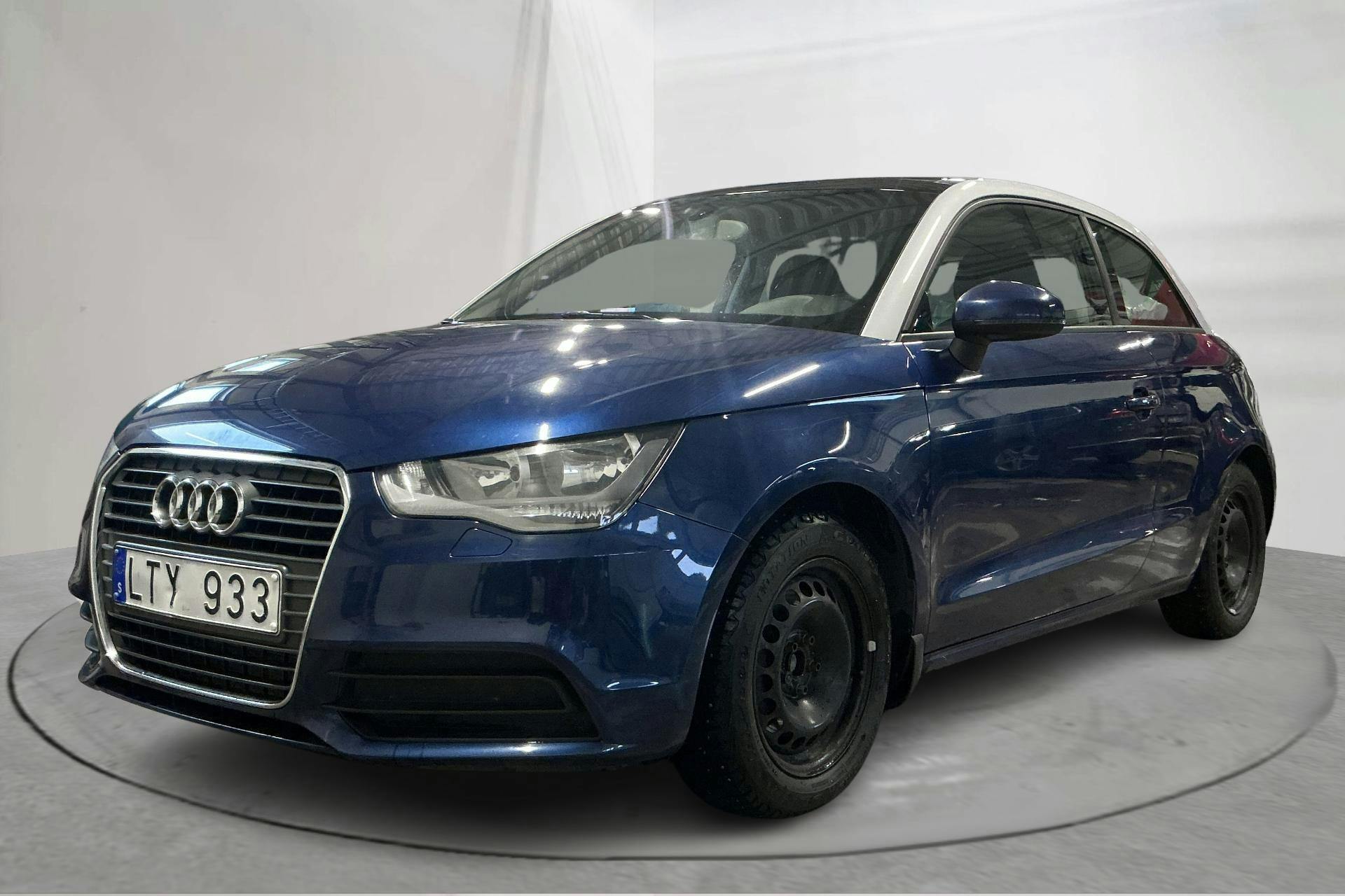 Presentation photo 1 of 16: Audi A1 1.4 TFSI (122hk) - 136 150 km - Automatic - blue - 2012