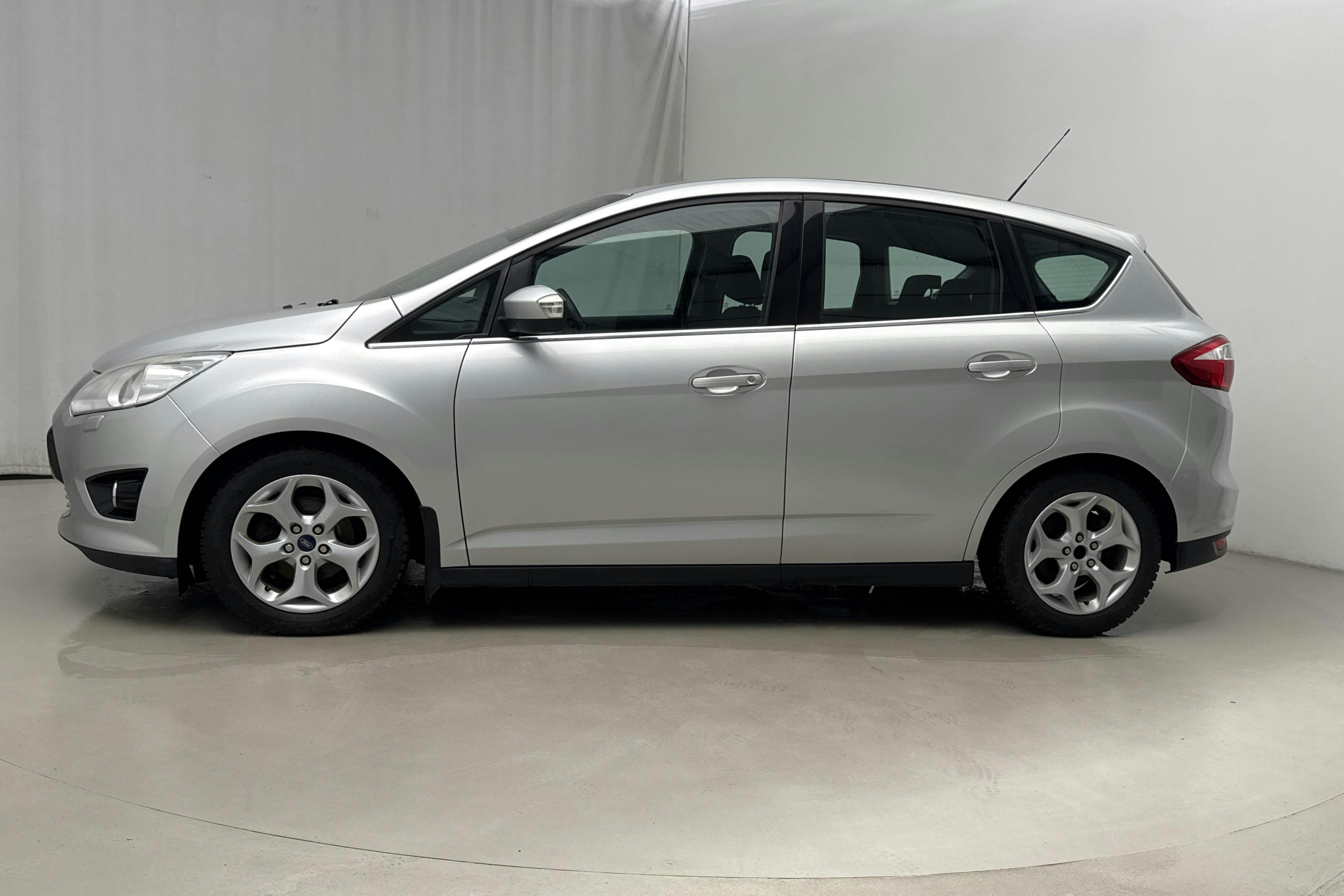 Presentationsfoto 2 av 17: Ford C-MAX 1.6 TDCi (115hk) - 11 583 mil - Manuell - grå - 2013