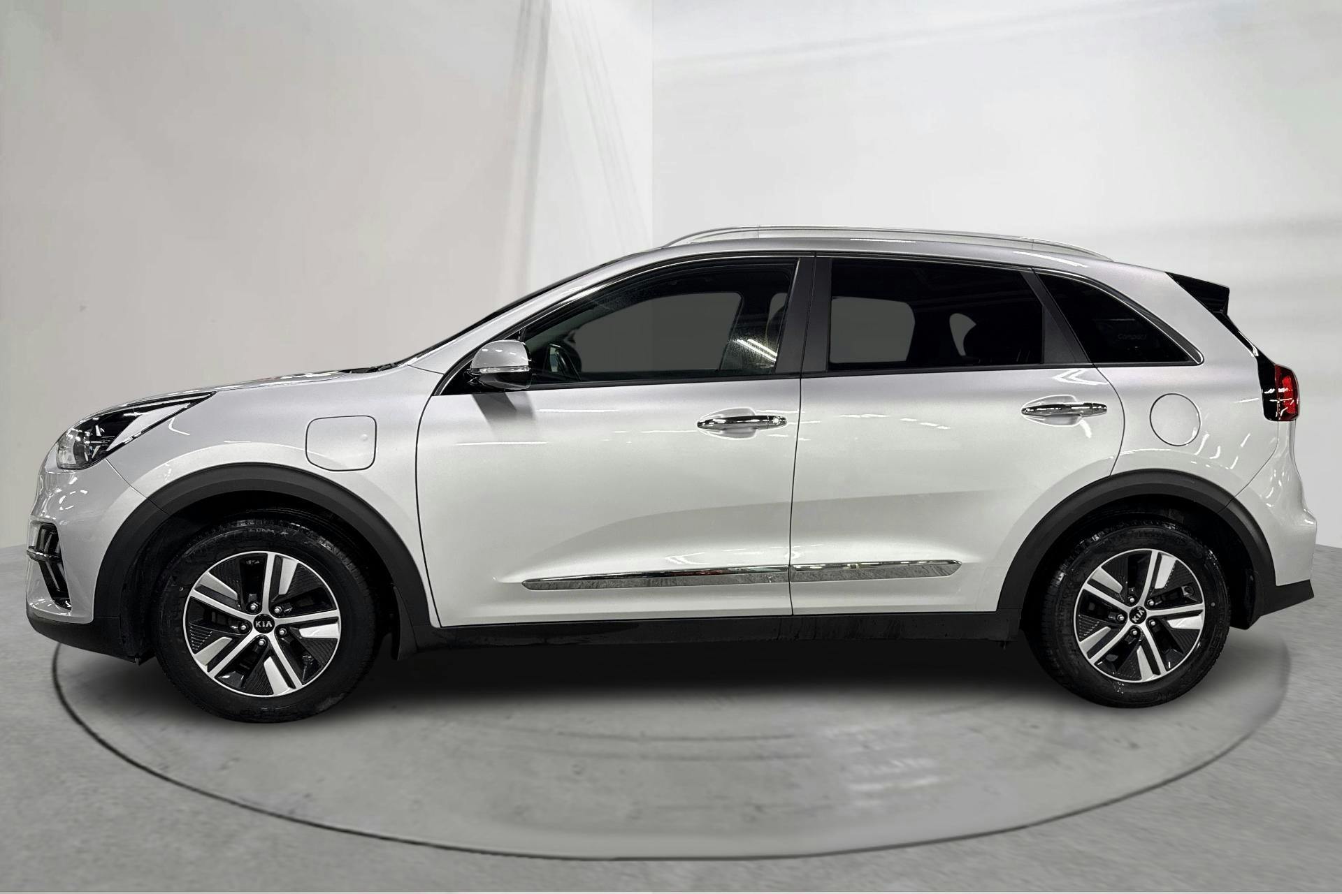 Esitlusfoto 2 aadressil 17: KIA Niro Plug-in Hybrid 1.6 (141hk) - 108 120 km - Automaatne - hall - 2021