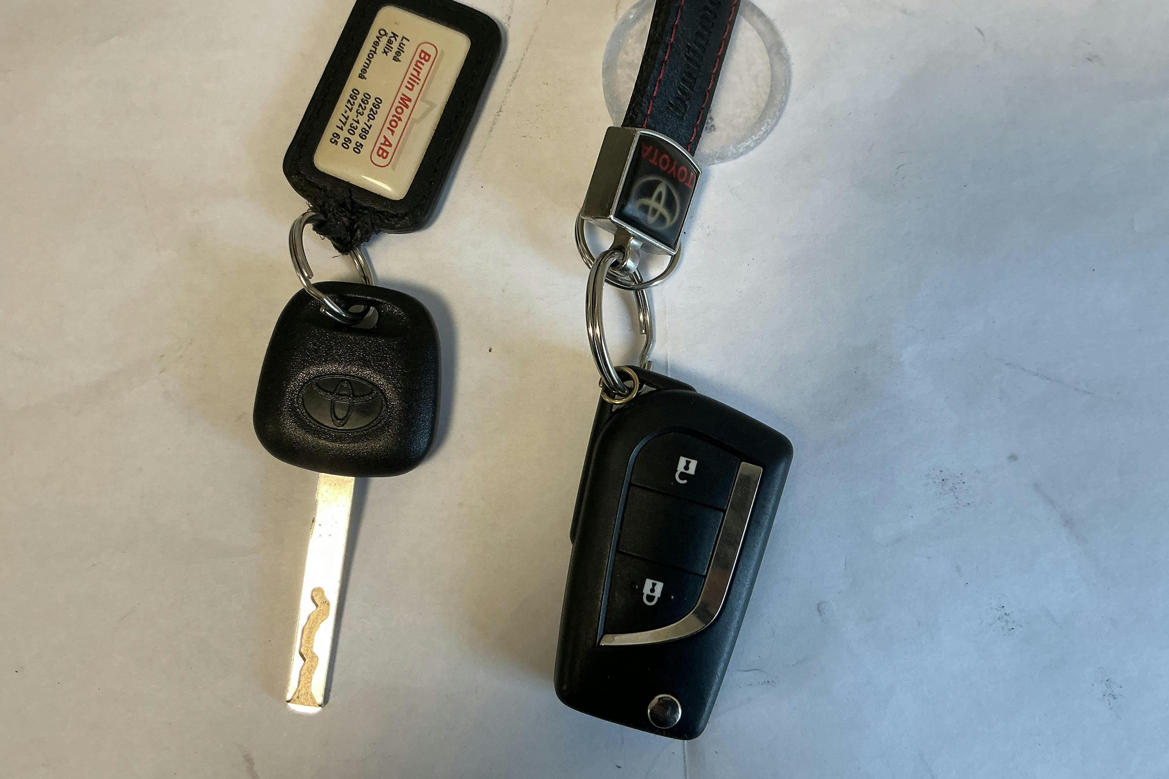 Presentationsfoto 15 av 15: Toyota Yaris 1.5 HSD 5dr (75hk) - 13 395 mil - Automat - vit - 2015