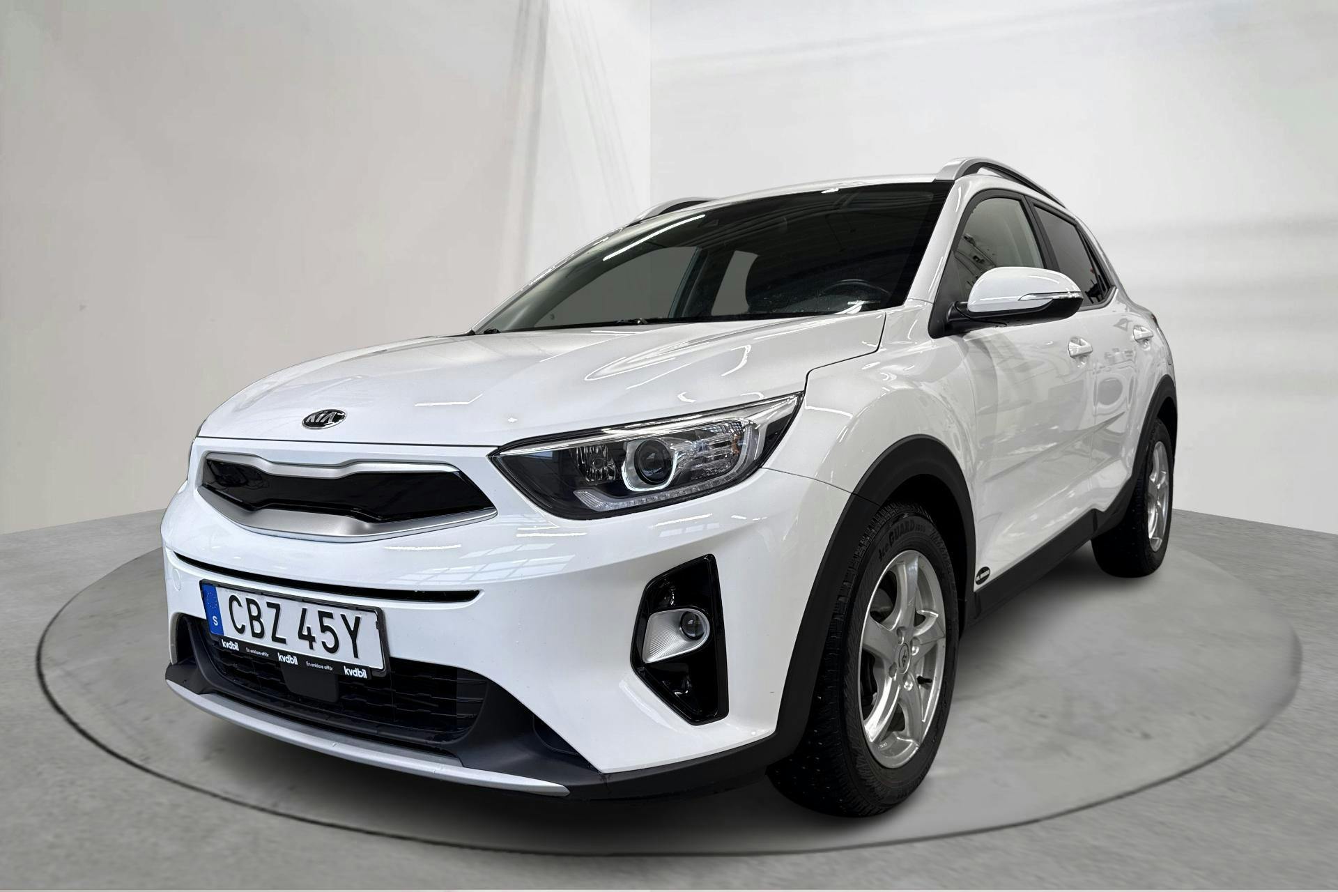 Presentationsfoto 1 av 16: KIA Stonic 1.0 T-GDi (120hk) - 3 638 mil - Automat - vit - 2020