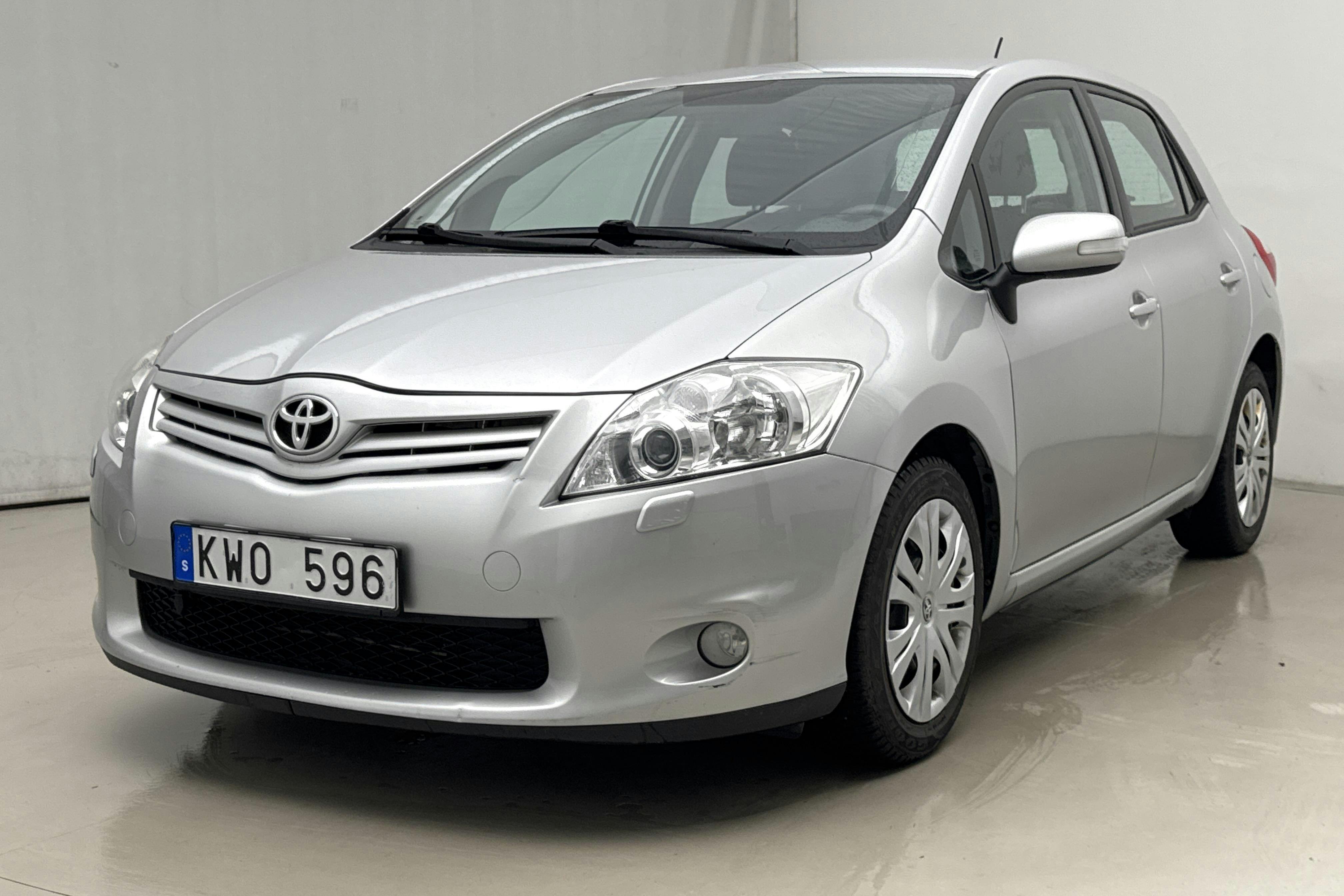 Toyota Auris 1.6 VVT-i 5dr (132hk) - 17 139 mil - Automat - silver - 2010