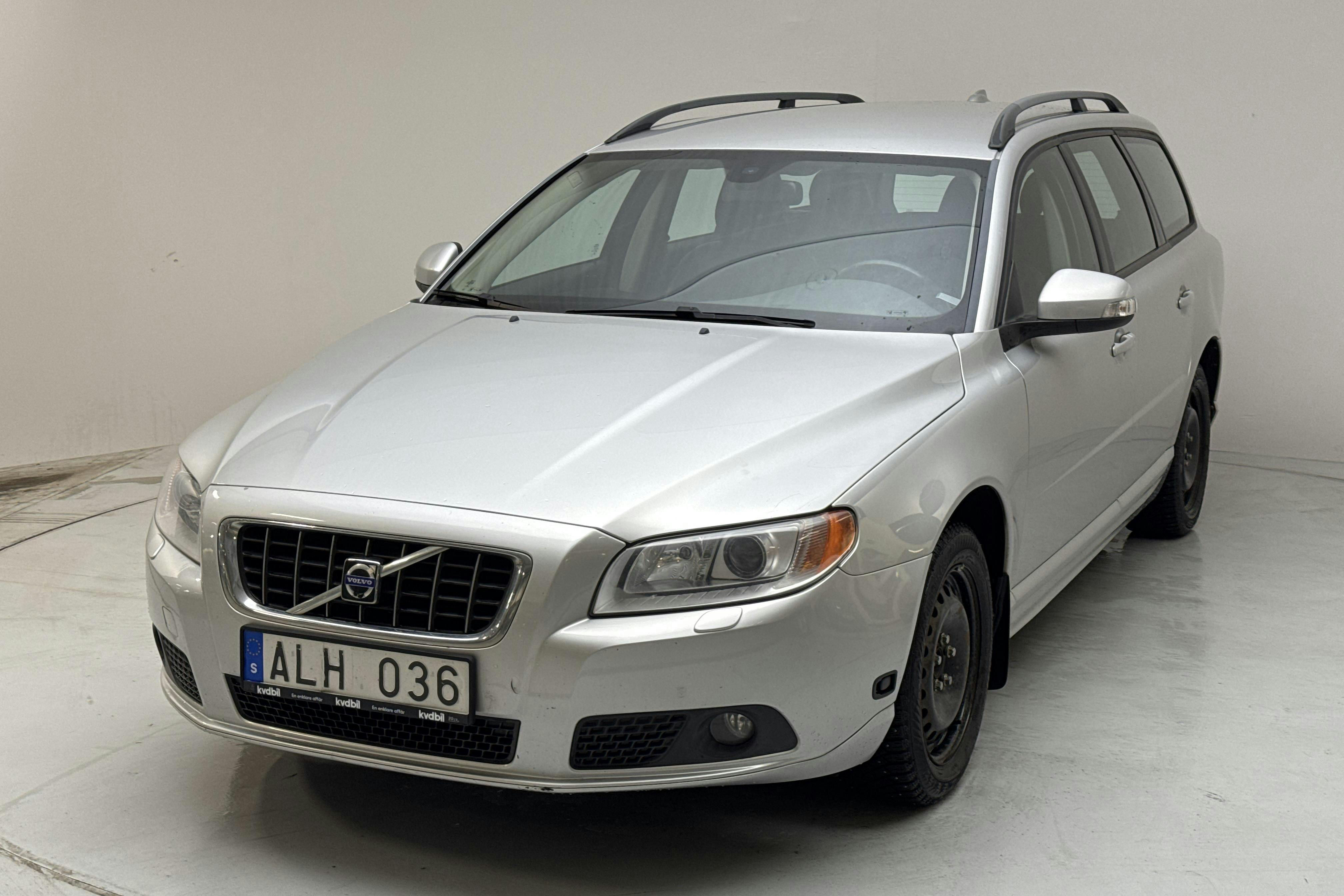 Volvo V70 II 2.0F (145hk) - 168 460 km - Käsitsi - Light Grey - 2009