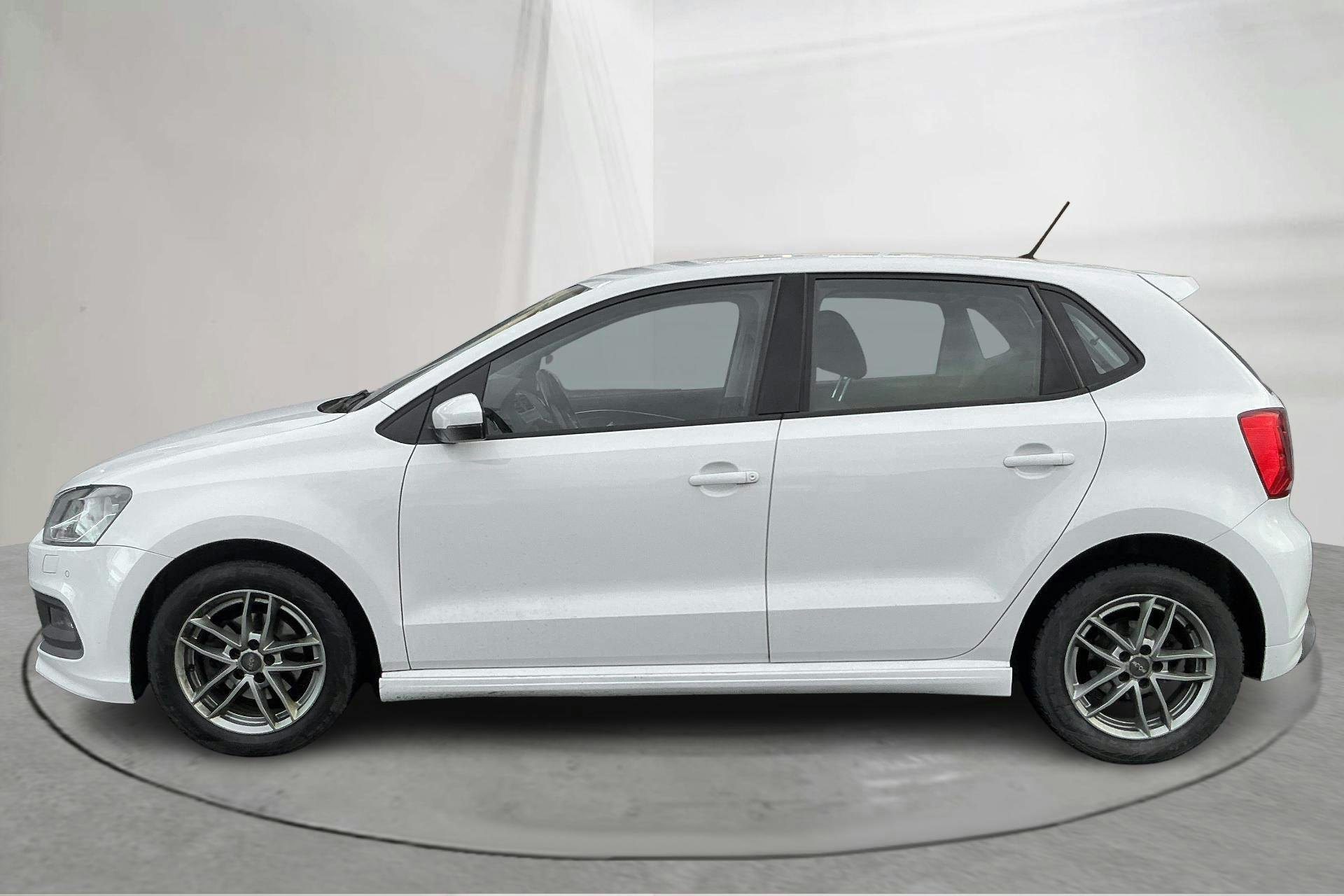 Presentation photo 2 of 13: VW Polo 1.2 TSI 5dr (90hk) - 102 020 km - Manual - white - 2017