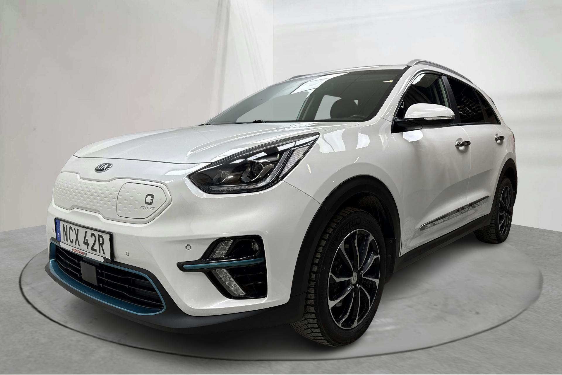 Presentation photo 1 of 15: KIA e-Niro 64kWh (204hk) - 125 750 km - Automatic - white - 2020