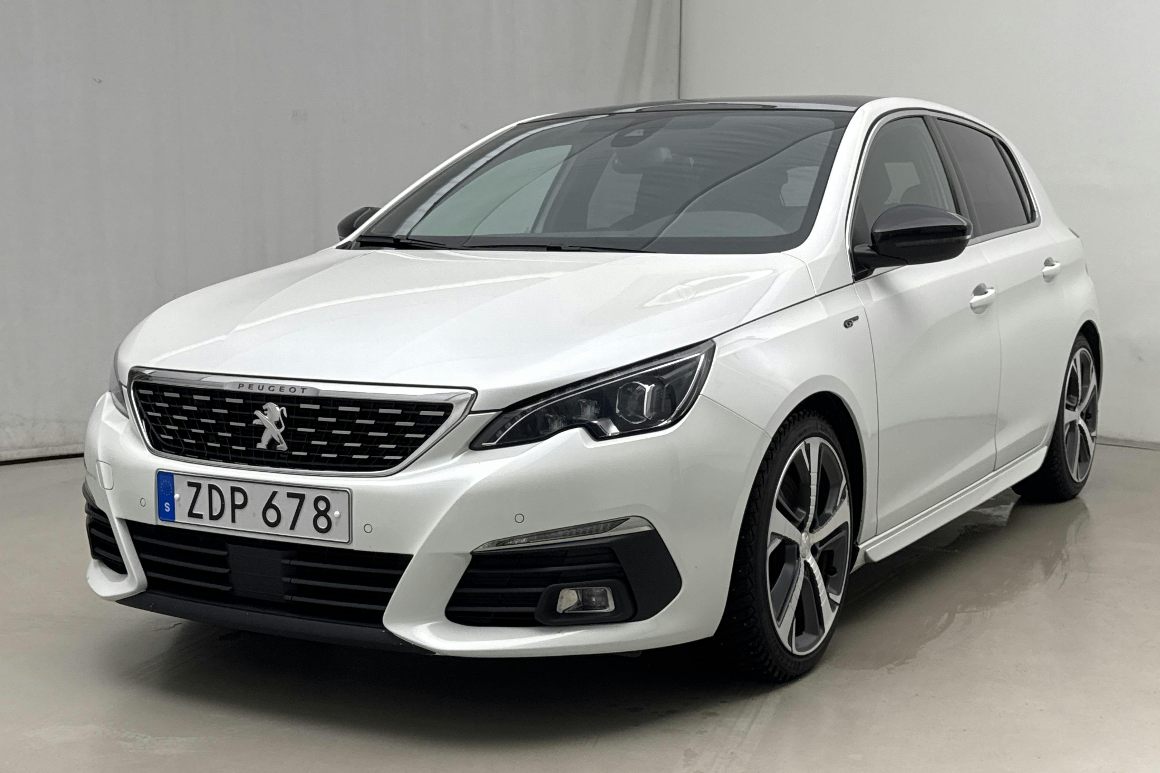 Peugeot 308 SW BlueHDi (180hk) - 8 401 mil - Automat - vit - 2018