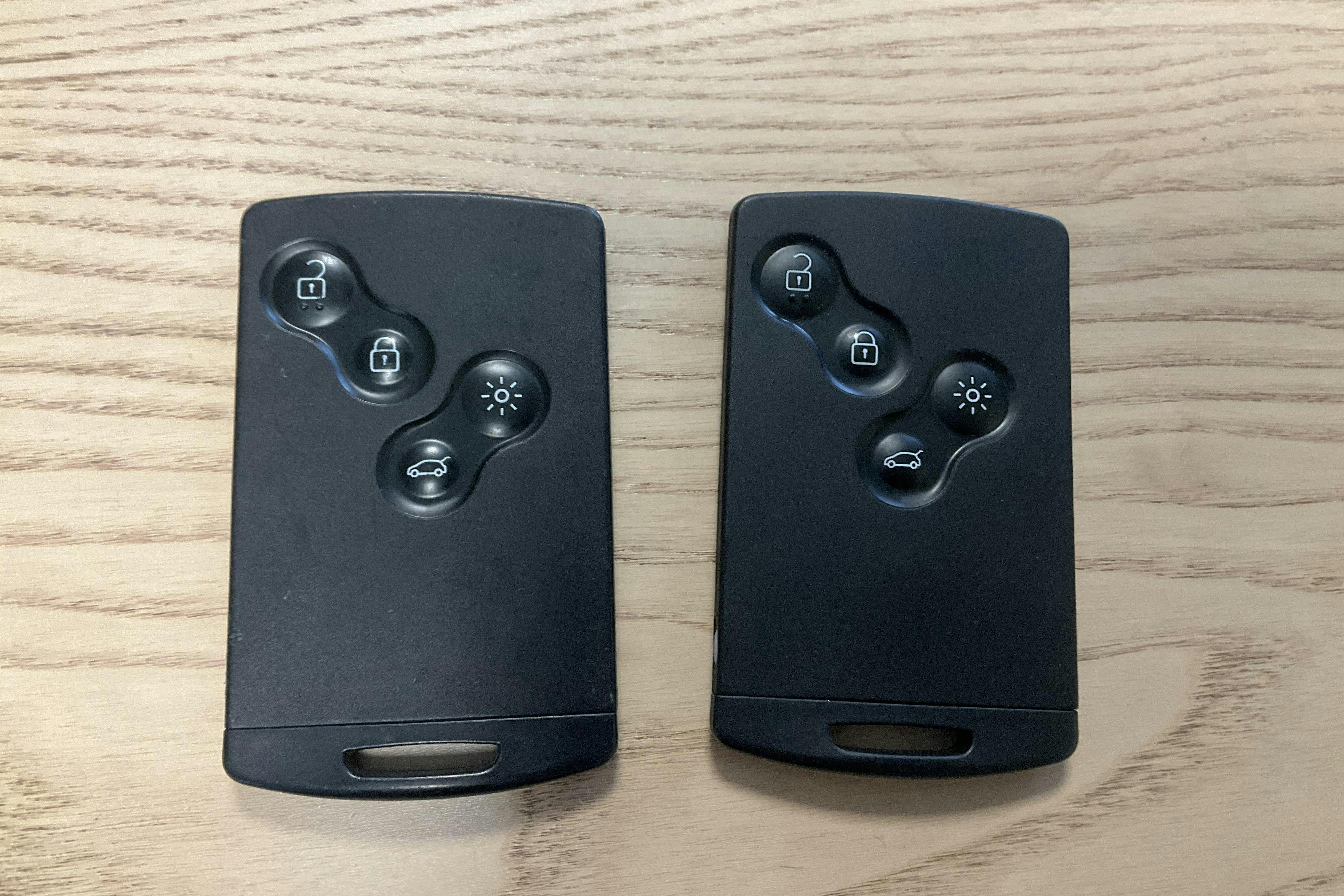 Presentationsfoto 13 av 13: Renault Clio IV 0.9 TCe 90 5dr (90hk) - 8 466 mil - Manuell - vit - 2016