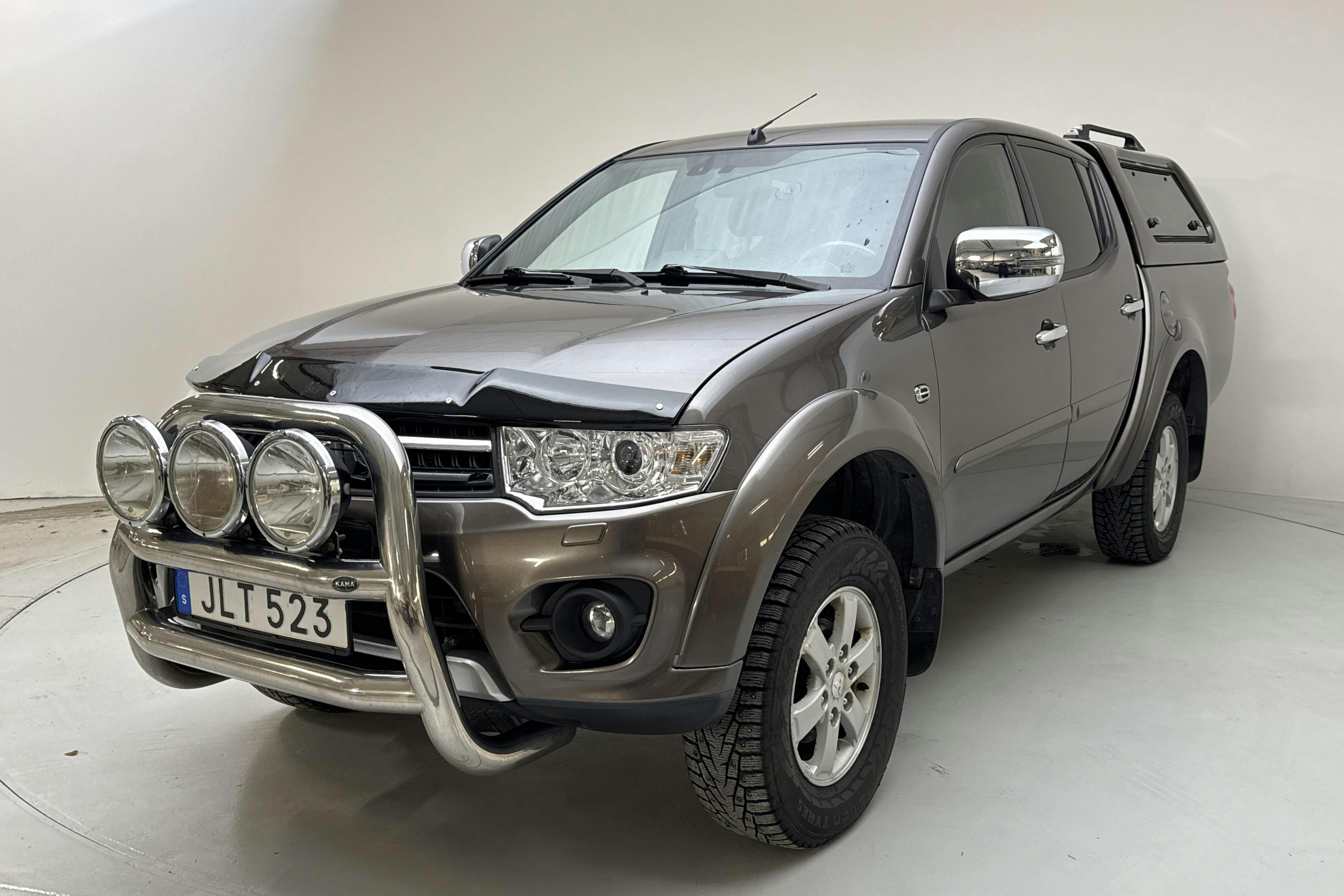 Mitsubishi L200 2.5 DI-D (178hk) - 24 438 mil - Automat - brun - 2015