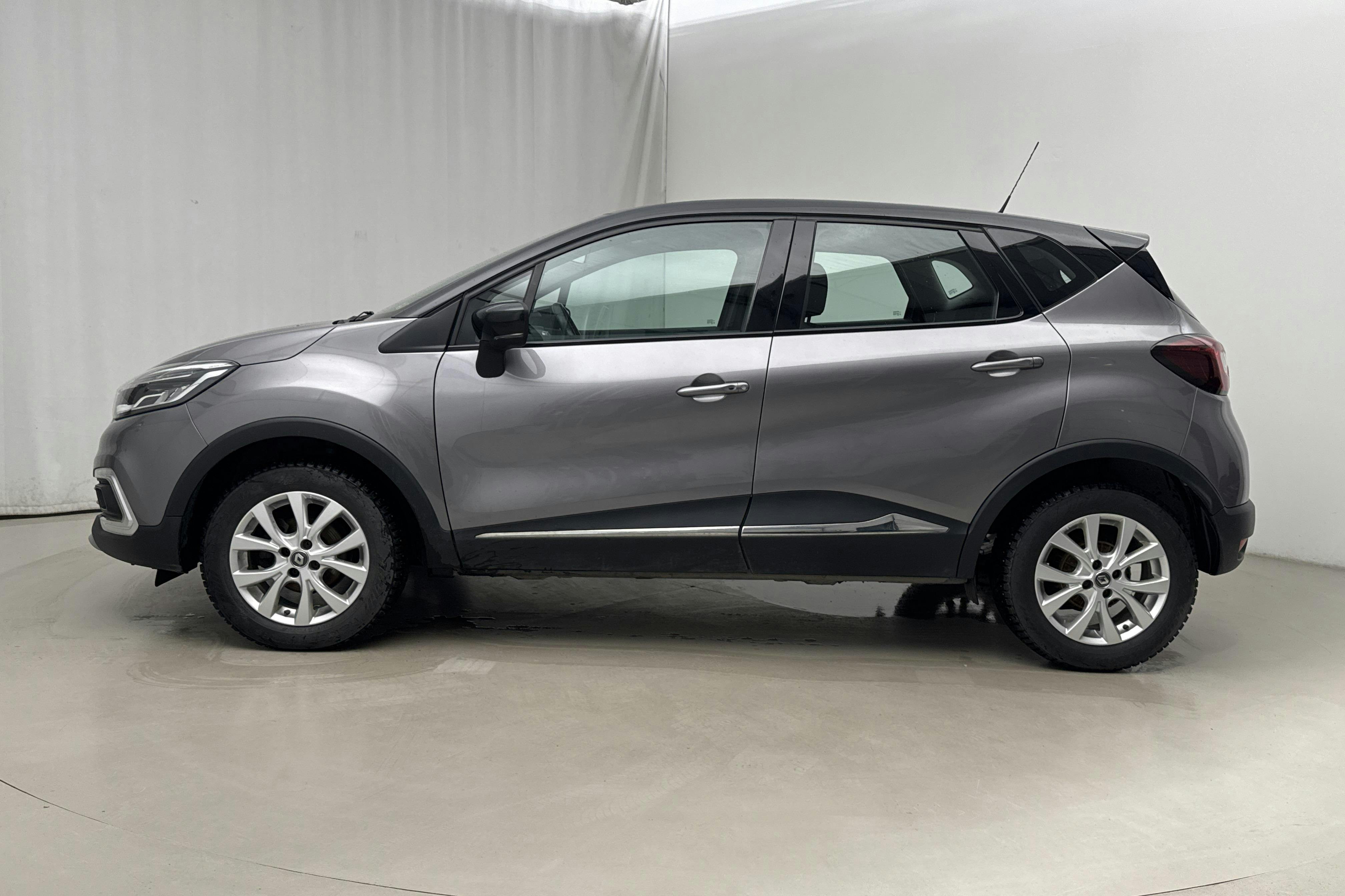 Presentationsfoto 2 av 18: Renault Captur 0.9 TCe (90hk) - 10 916 mil - Manuell - 2017