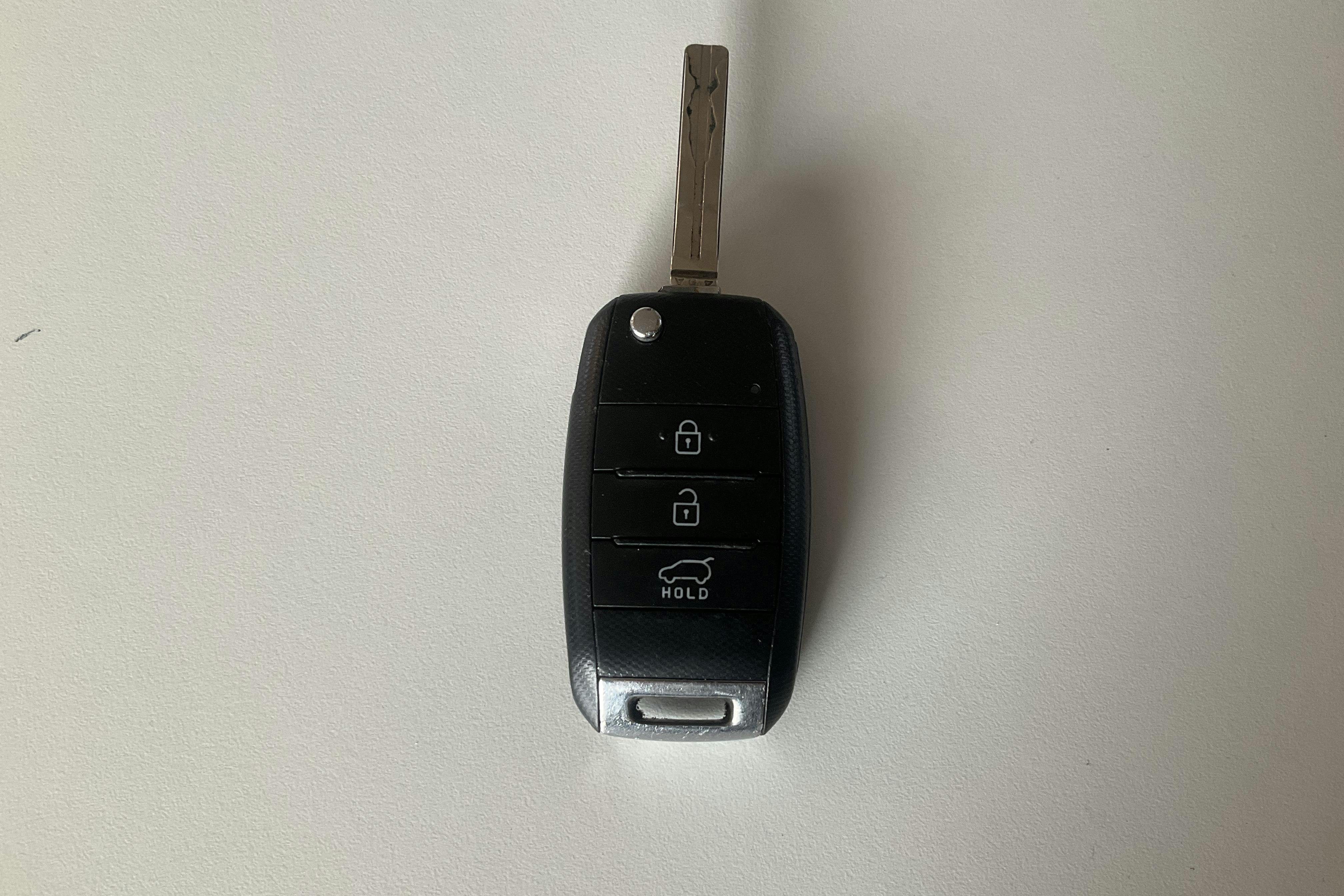 Presentationsfoto 19 av 19: KIA Carens 1.7 CRDi (115hk) - 24 468 mil - Manuell - grå - 2016