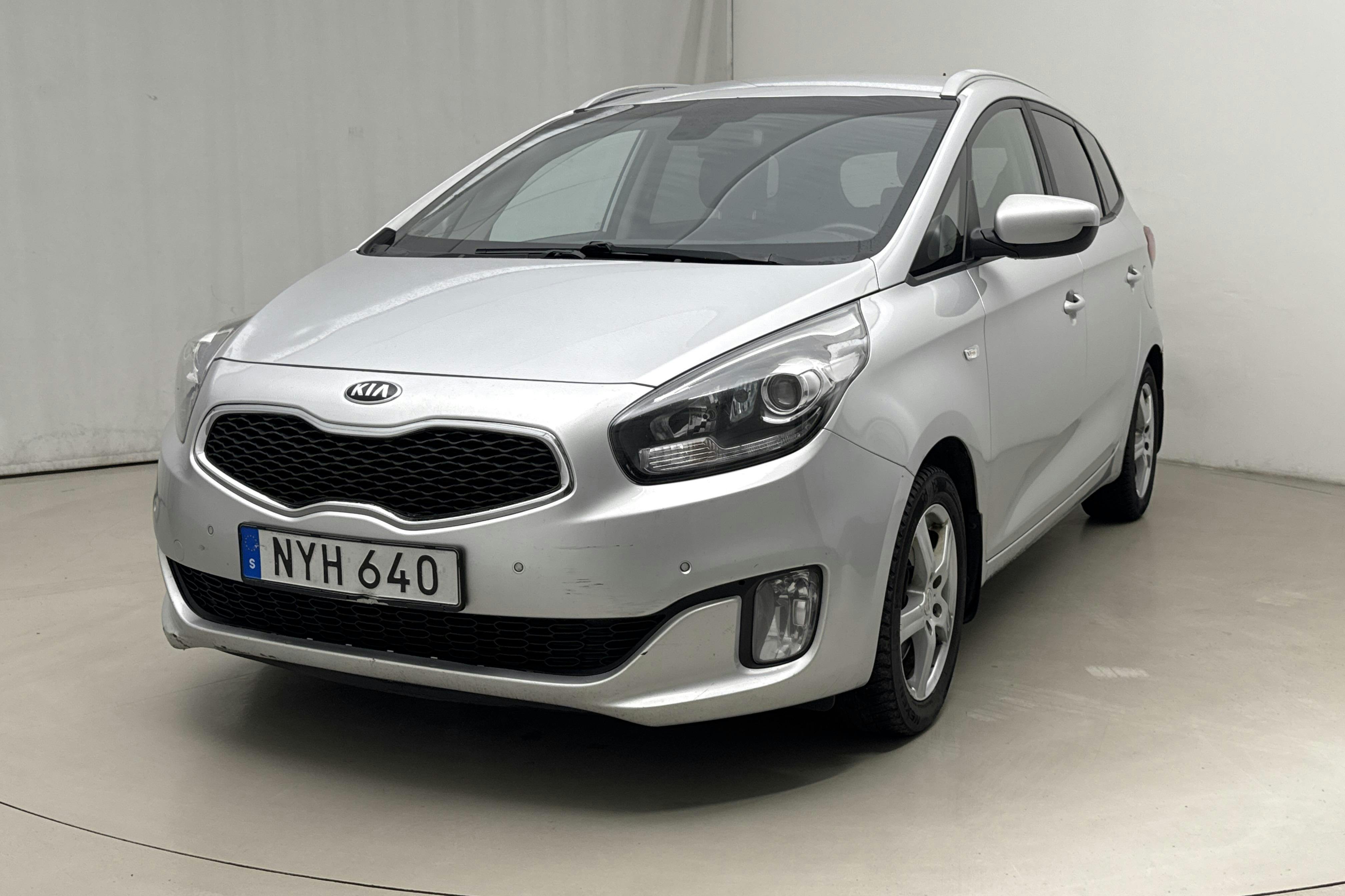 Presentationsfoto 1 av 19: KIA Carens 1.7 CRDi (115hk) - 24 468 mil - Manuell - grå - 2016