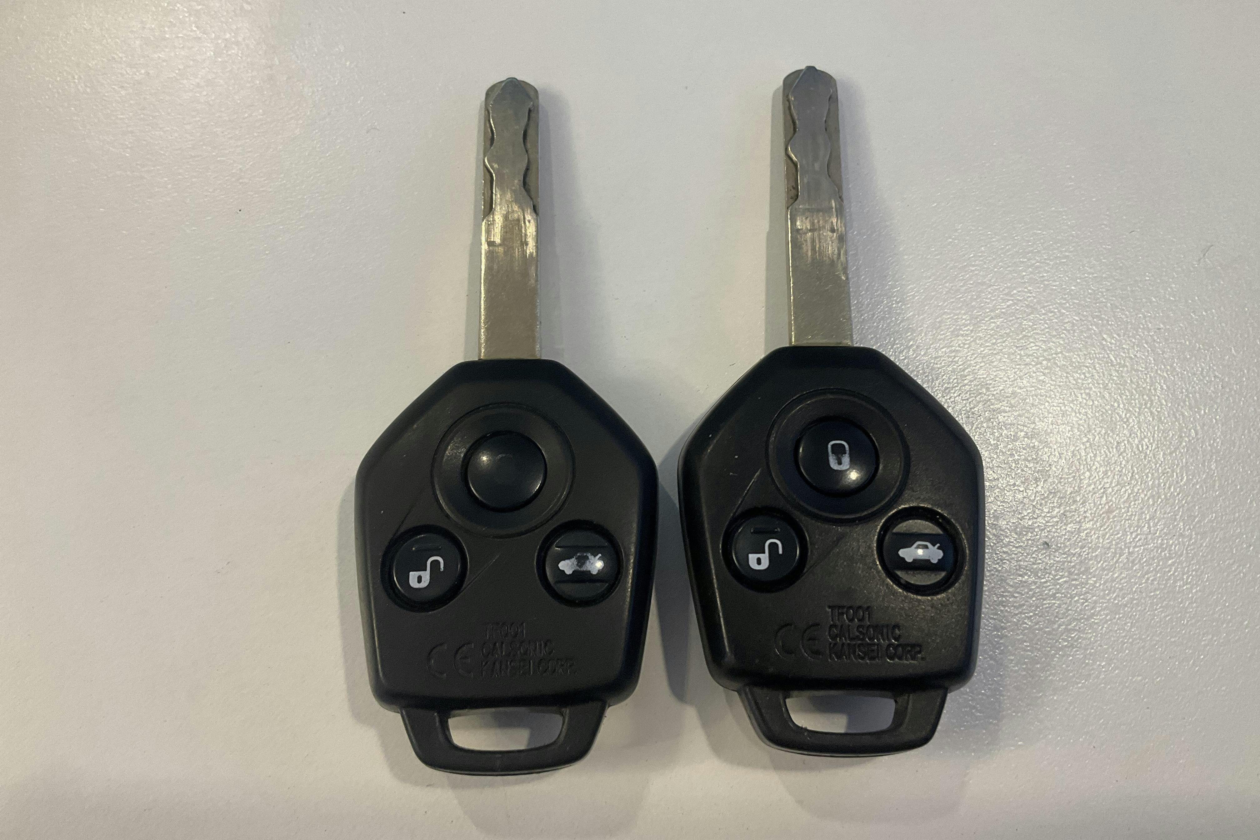 Presentationsfoto 23 av 23: Subaru Outback 2.5 (167hk) - 16 352 mil - Automat - röd - 2011