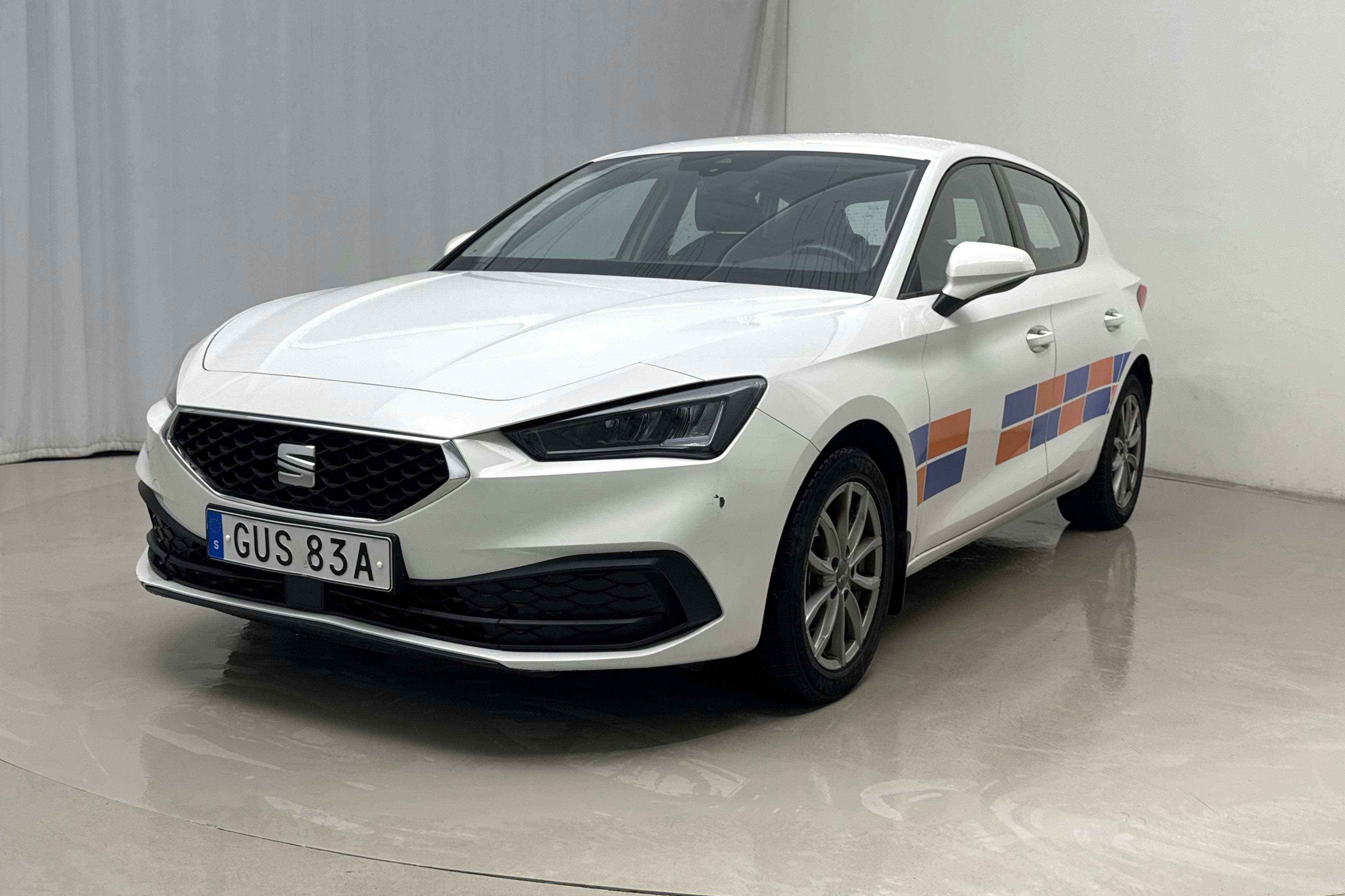 Presentationsfoto 1 av 17: Seat Leon 1.5 TGI 5dr (130hk) - 8 982 mil - Automat - vit - 2023