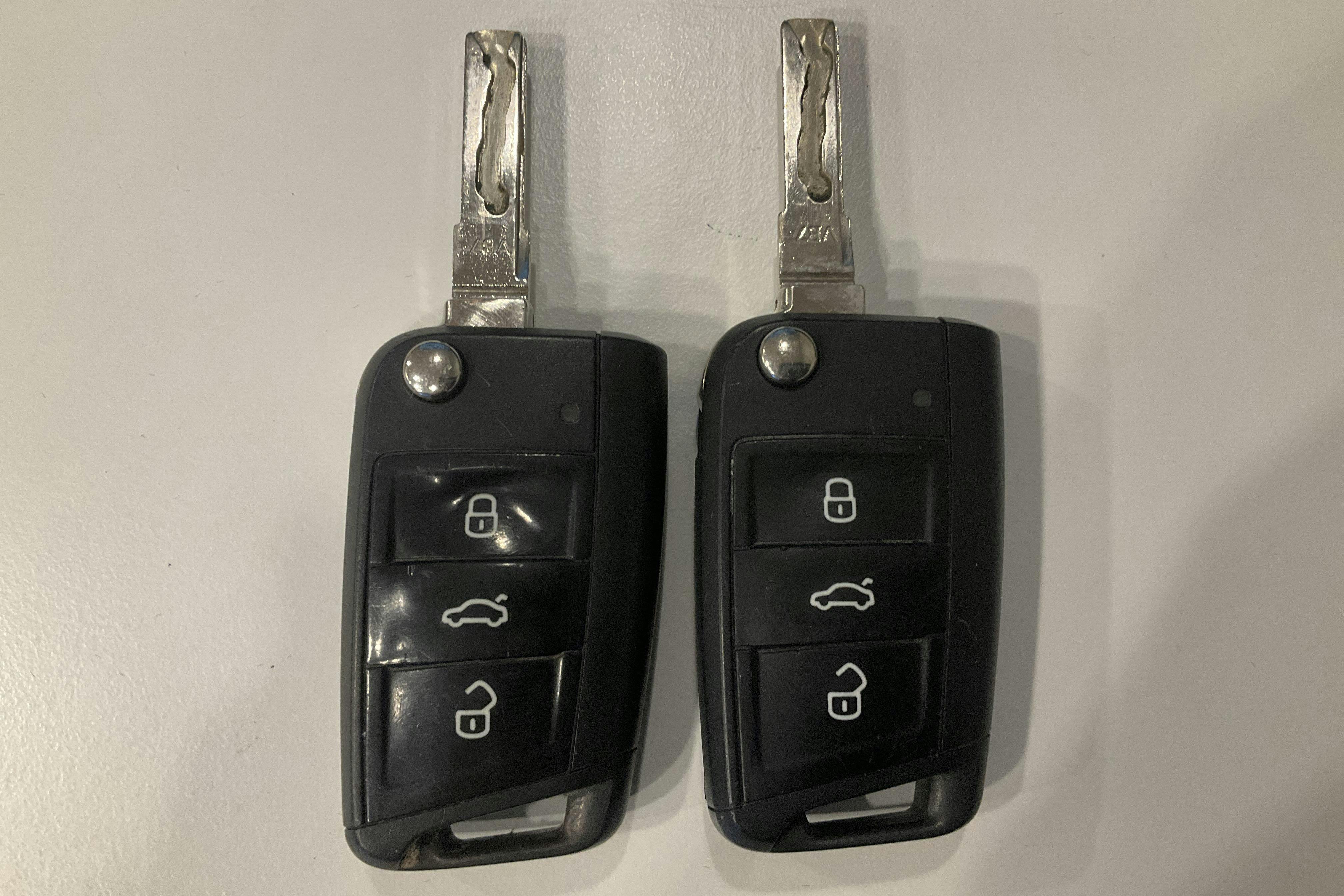 Presentationsfoto 16 av 16: VW Golf VII 1.6 TDI BlueMotion Sportscombi (110hk) - 17 216 mil - Manuell - vit - 2014