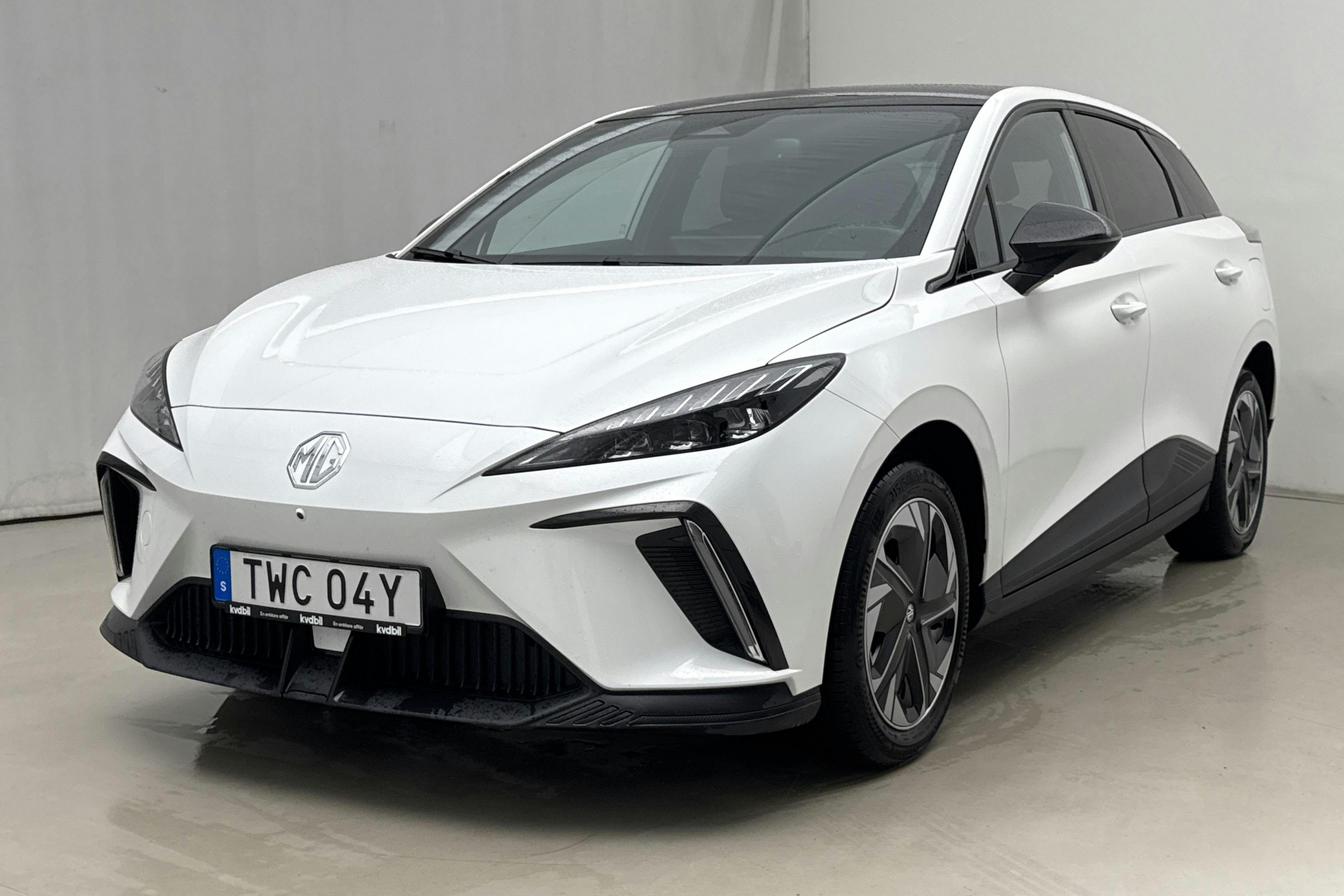Presentationsfoto 1 av 21: MG 4 64kWh (204hk) - 3 780 mil - Automat - vit - 2023