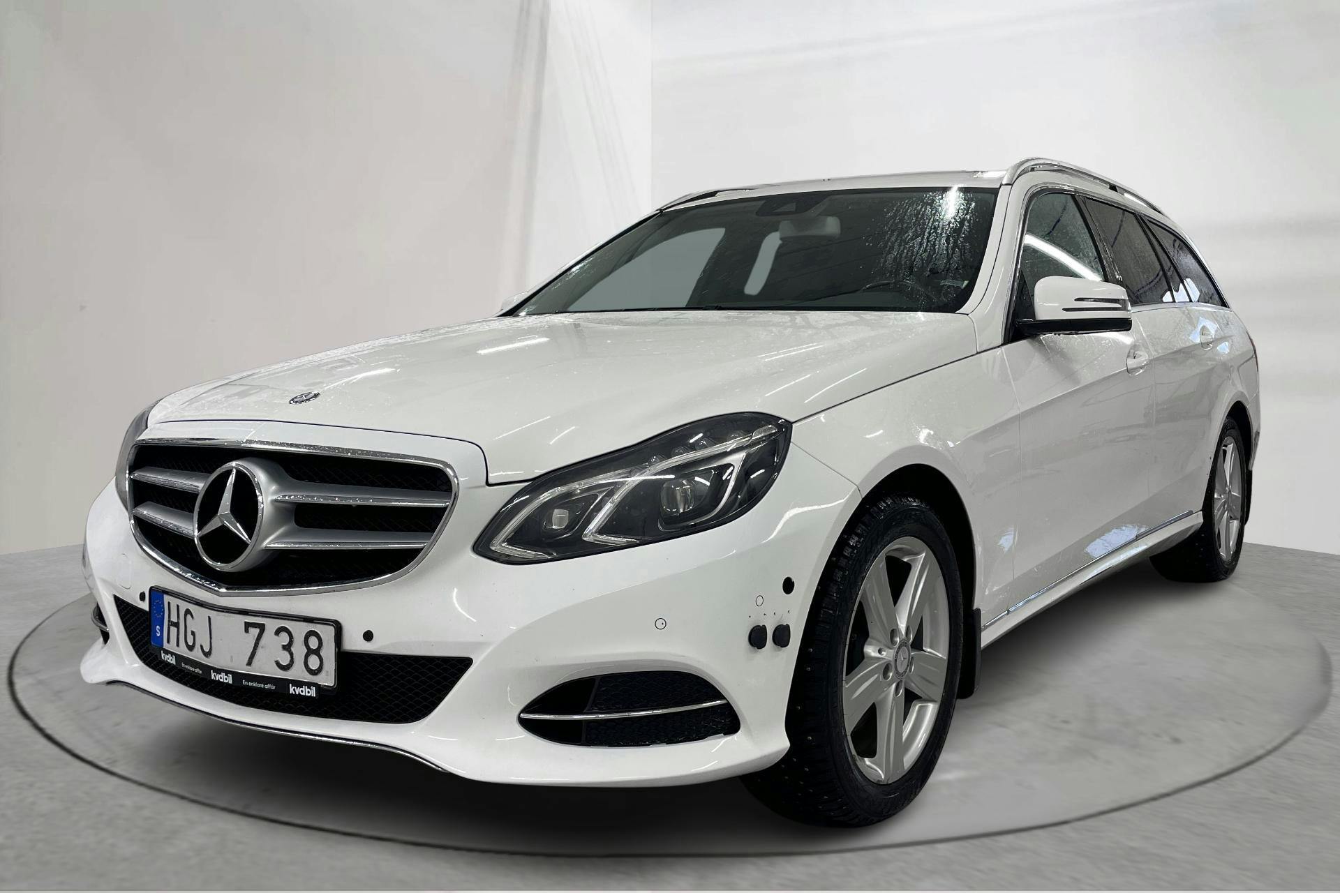 Presentation photo 1 of 15: Mercedes E 250 CDI Kombi 4Matic S212 (204hk) - 306 990 km - Automatic - white - 2014