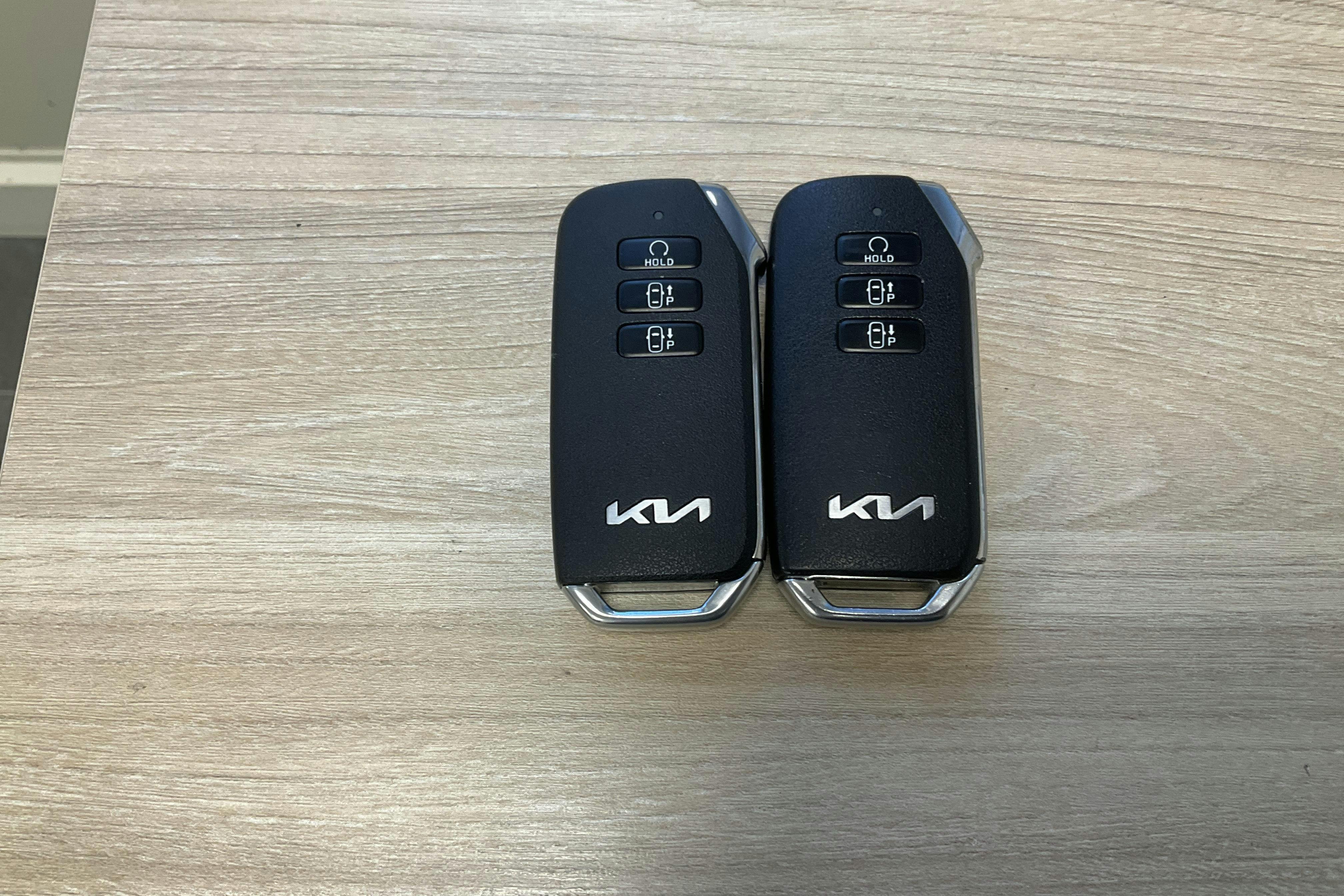 Presentationsfoto 19 av 19: KIA Sportage PHEV AWD (265hk) - 12 139 mil - Automat - grå - 2023