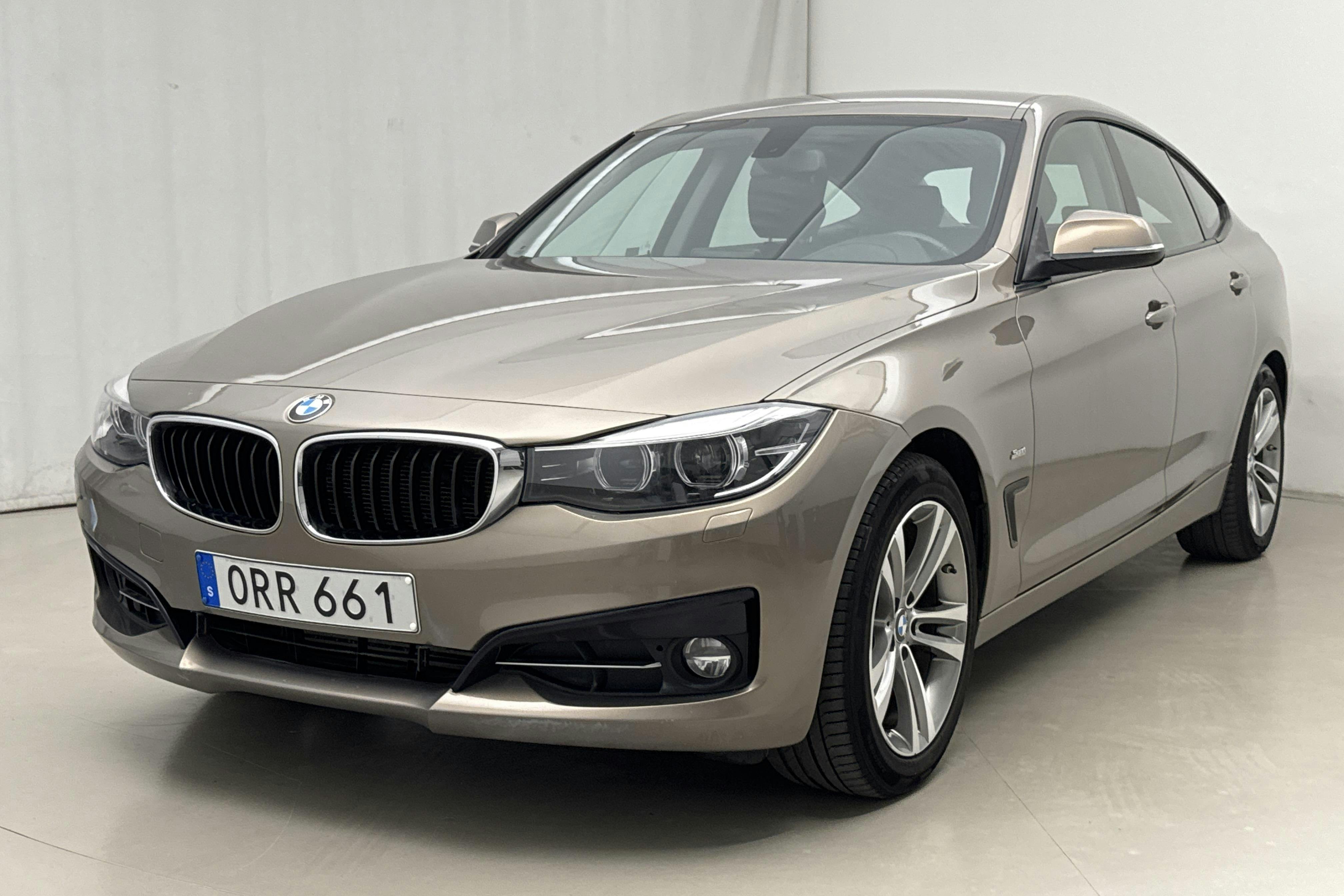 Presentationsfoto 1 av 20: BMW 320d GT xDrive, F34 (190hk) - 14 859 mil - Automat - Light Brown - 2017
