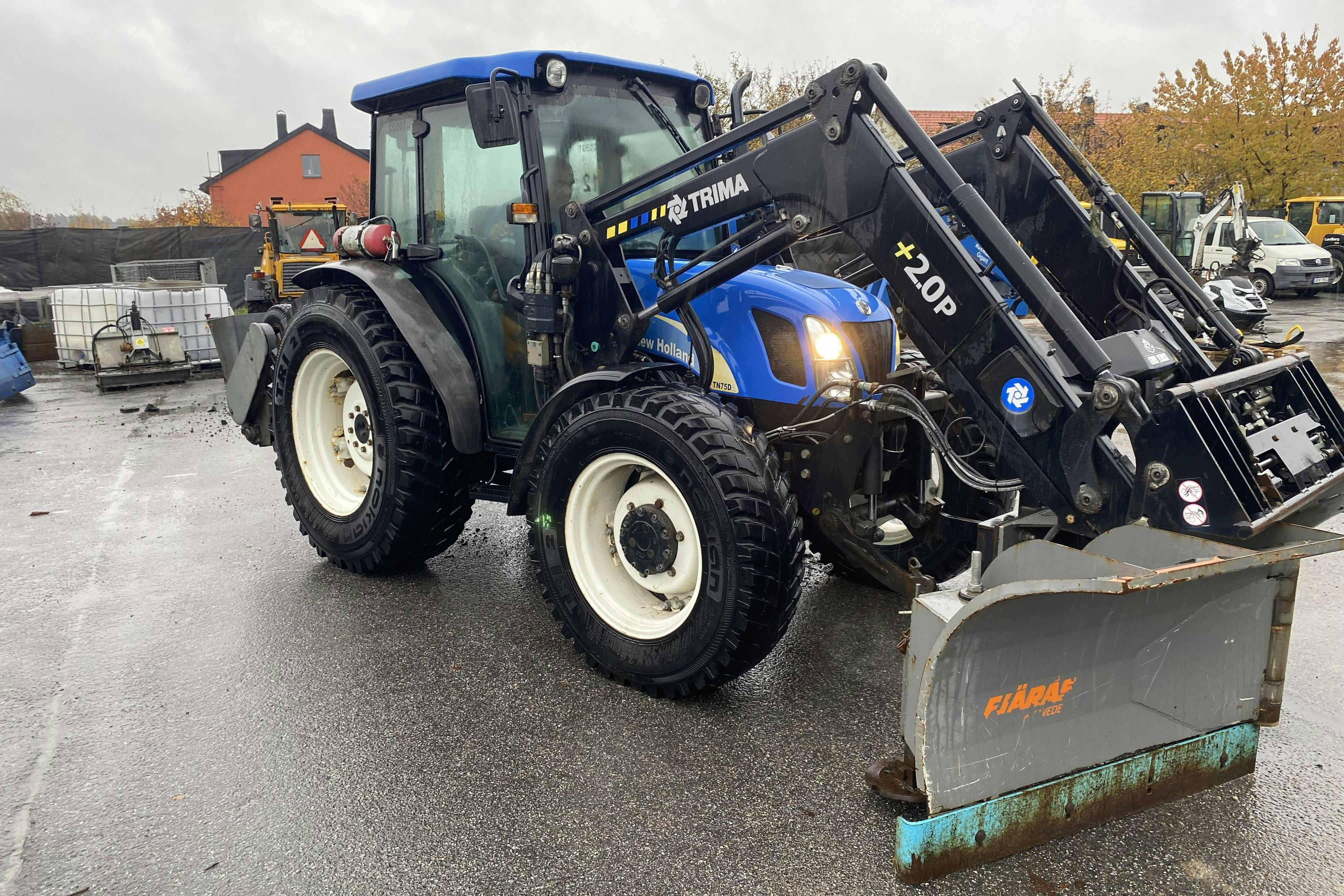 Presentation photo 2 of 46: NEW HOLLAND TN75DA 4WD -  - Manual - blue - 2007