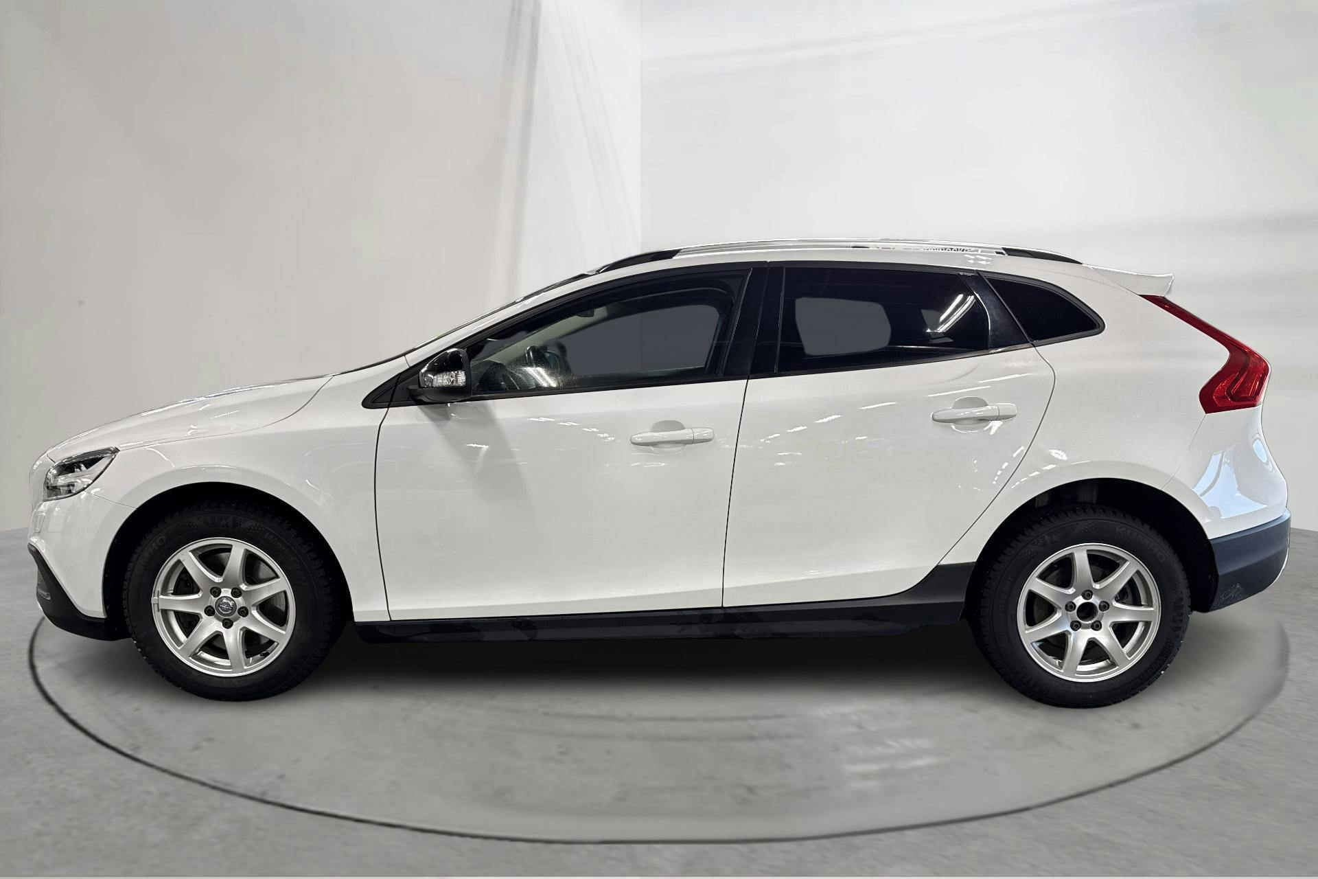 Presentationsfoto 2 av 16: Volvo V40 Cross Country T3 (152hk) - 6 916 mil - Automat - vit - 2019