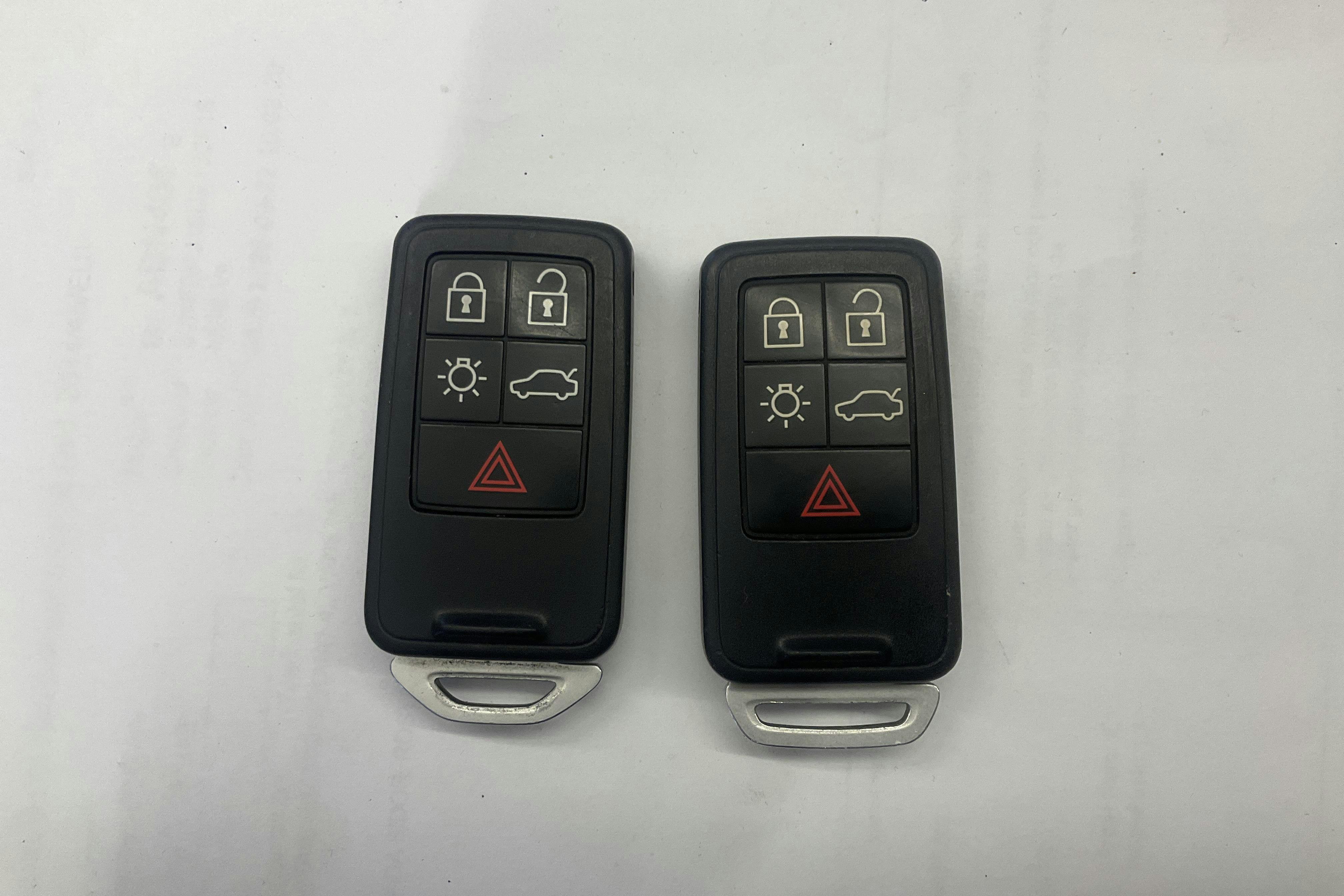 Presentationsfoto 14 av 14: Volvo V60 D5 AWD Twin Engine (163hk) - 16 690 mil - Automat - svart - 2018