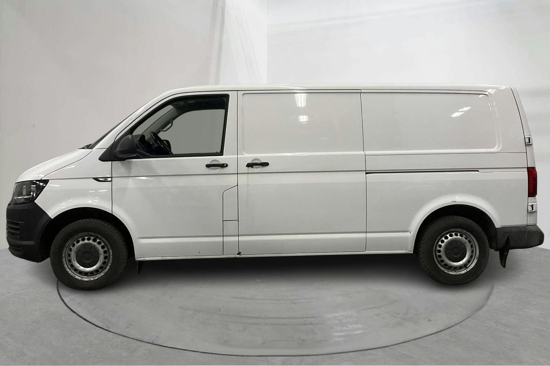 Presentationsfoto 2 av 15: VW Transporter T6 2.0 TDI BMT Skåp 4MOTION (150hk) - 18 344 mil - Manuell - vit - 2019