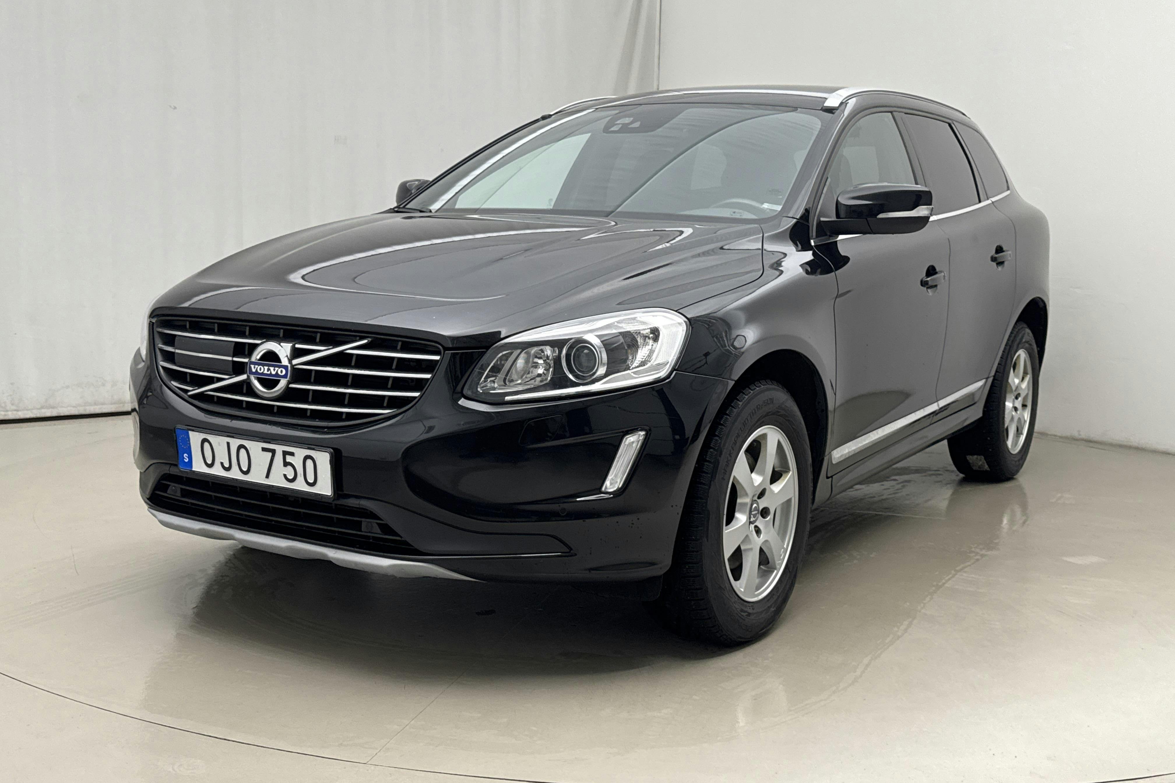Presentationsfoto 1 av 17: Volvo XC60 D4 AWD (190hk) - 11 928 mil - Automat - svart - 2017