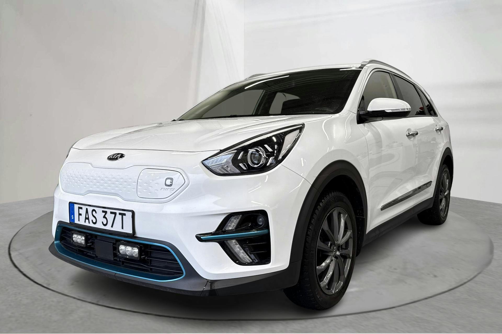 Presentationsfoto 1 av 22: KIA e-Niro 64kWh (204hk) - 9 826 mil - Automat - vit - 2021