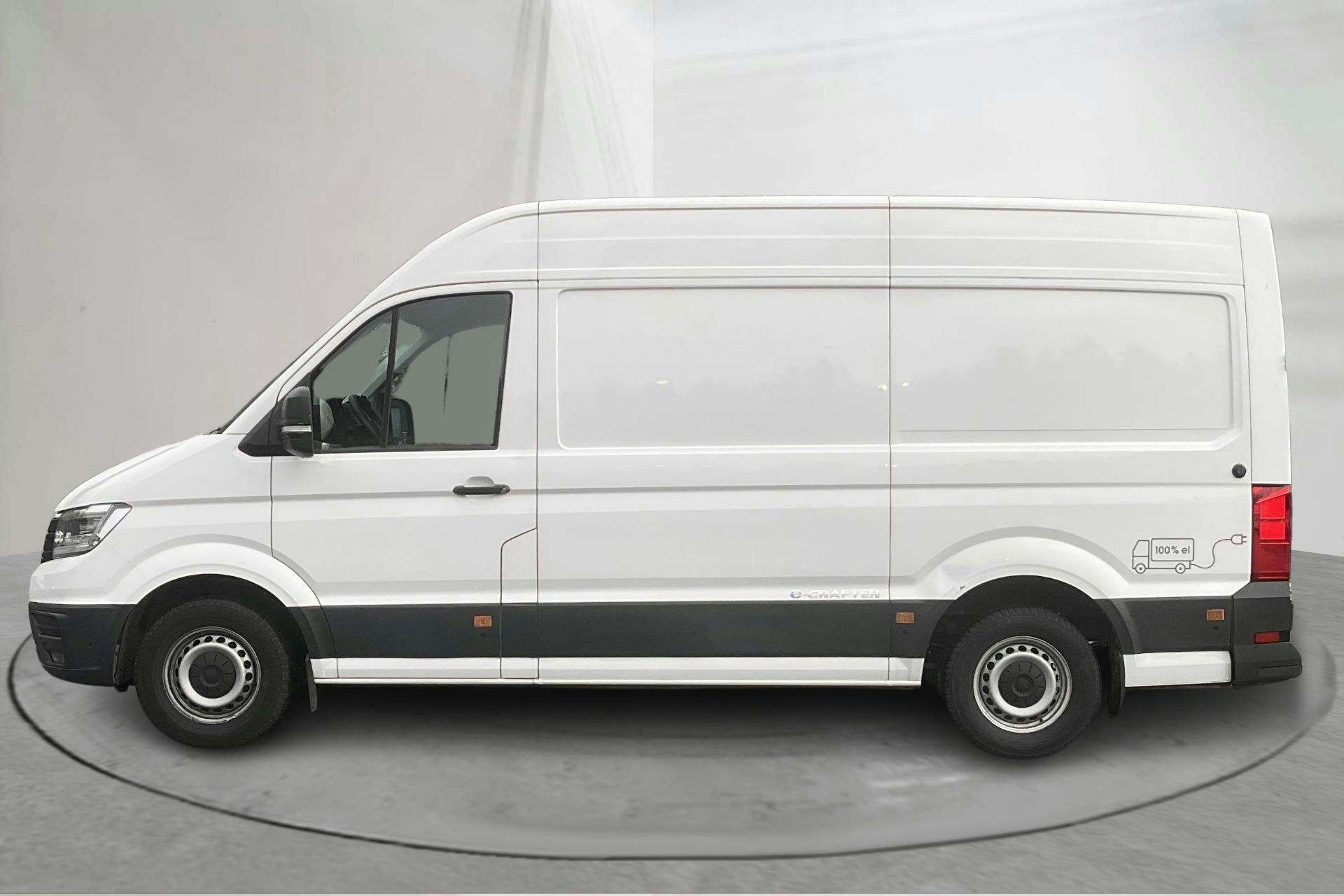 Presentation photo 2 of 17: VW E-Crafter 35 Skåp (136hk) - 87 220 km - Automatic - white - 2022