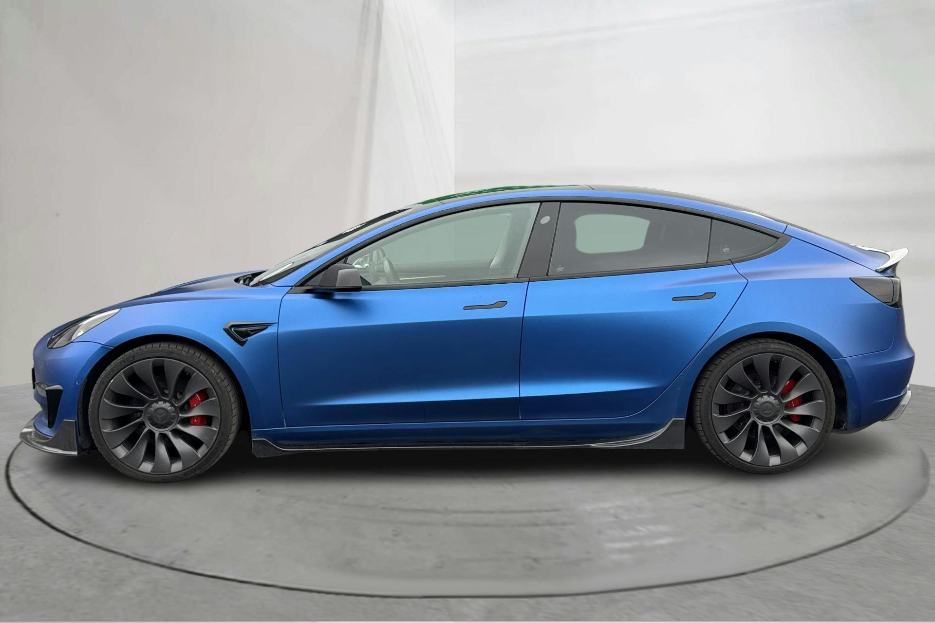 Presentationsfoto 2 av 23: Tesla Model 3 Performance AWD - 12 234 mil - Automat - vit - 2021