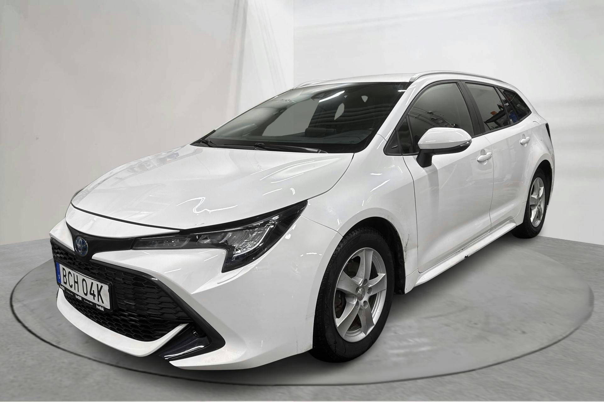 Presentation photo 1 of 16: Toyota Corolla 1.8 Hybrid Touring Sports (122hk) - 184 140 km - Automatic - white - 2022