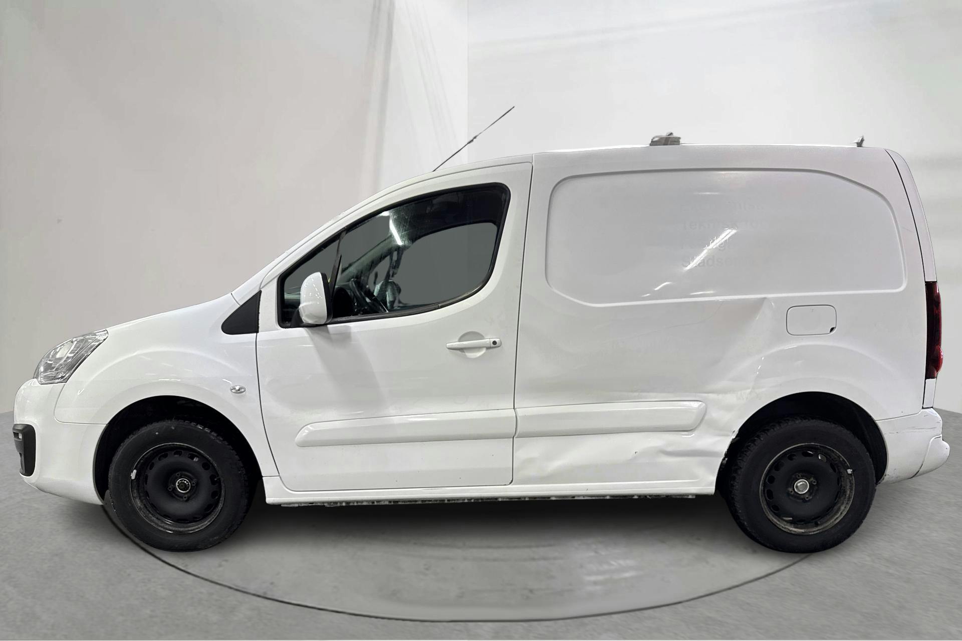 Presentationsfoto 2 av 12: Citroën Berlingo 1.6 BlueHDi Skåp (100hk) - 11 864 mil - Manuell - vit - 2018