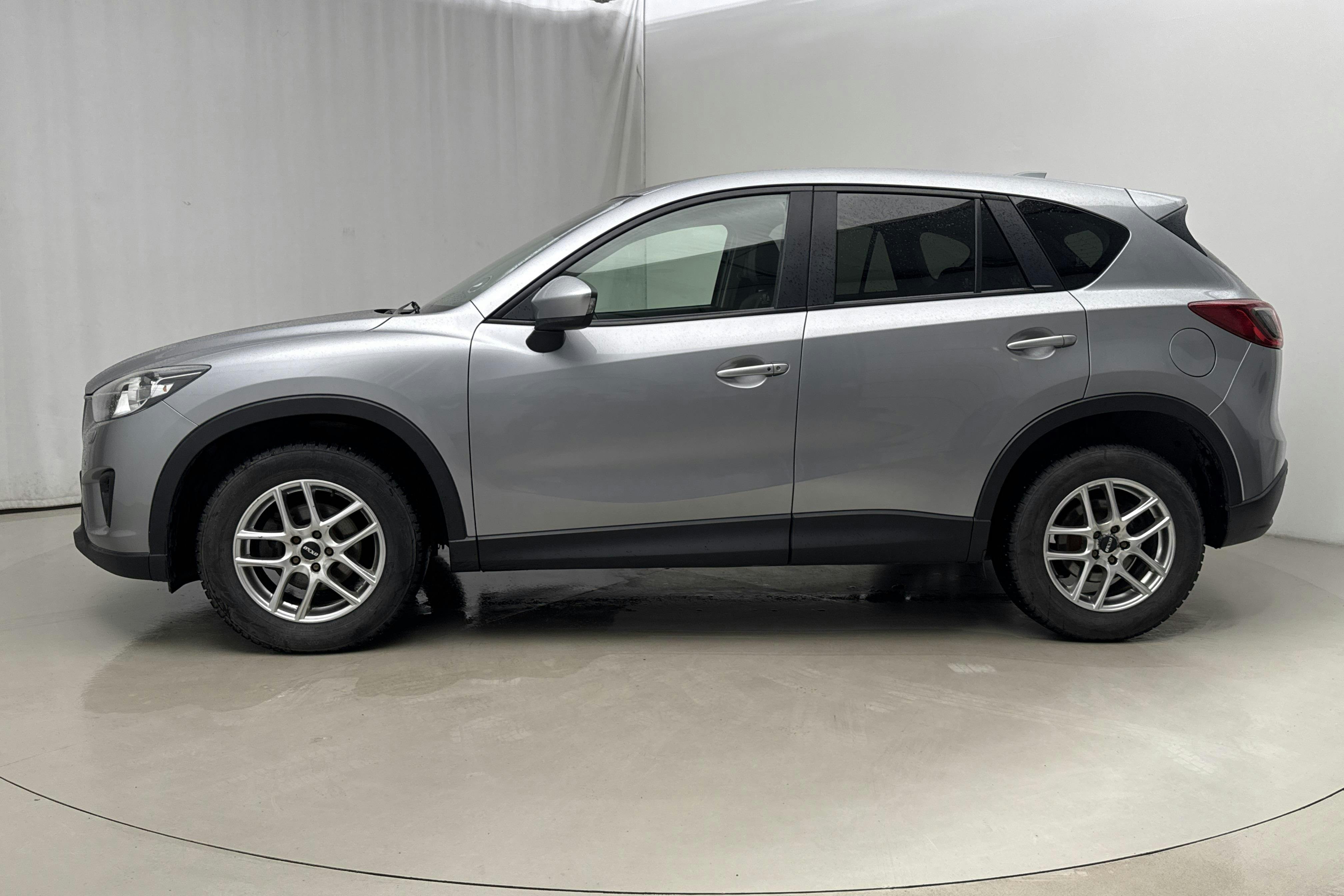 Presentationsfoto 2 av 17: Mazda CX-5 2.2 DE AWD (175hk) - 22 229 mil - Automat - grå - 2013