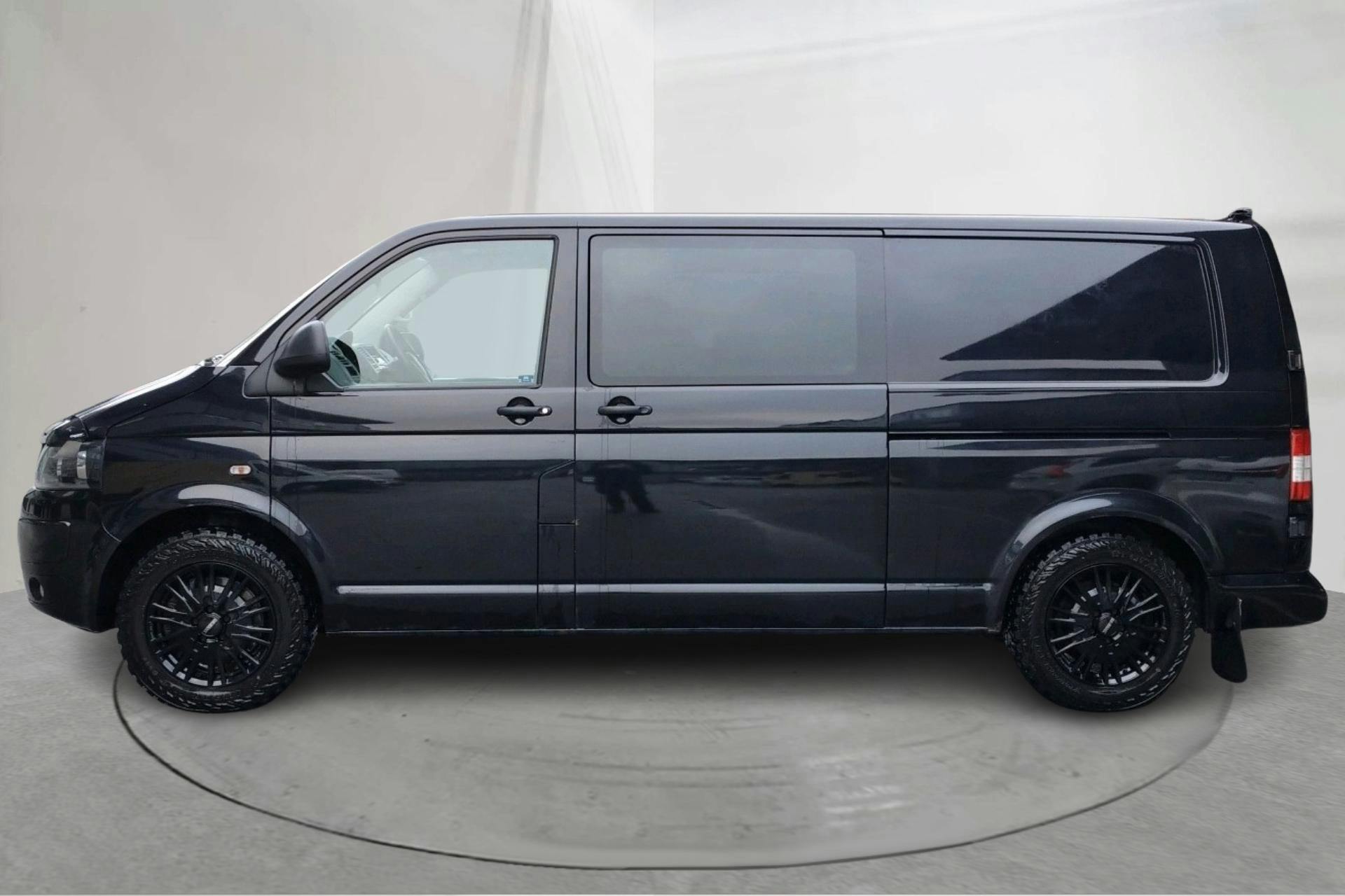 Presentationsfoto 2 av 14: VW Transporter Kombi T5 2.0 TDI 4MOTION (180hk) - 26 727 mil - Automat - svart - 2013
